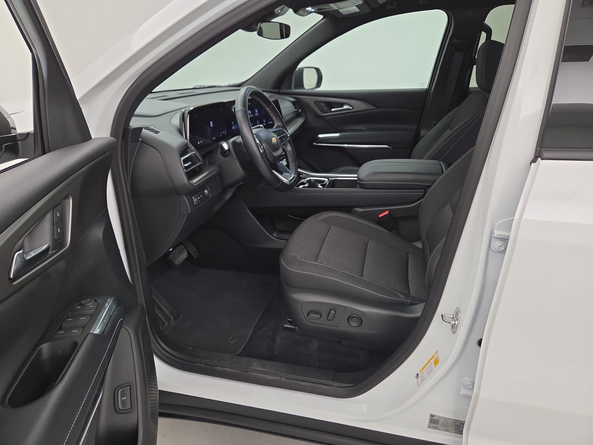 Thumbnail: 2025 Chevrolet Traverse - 11