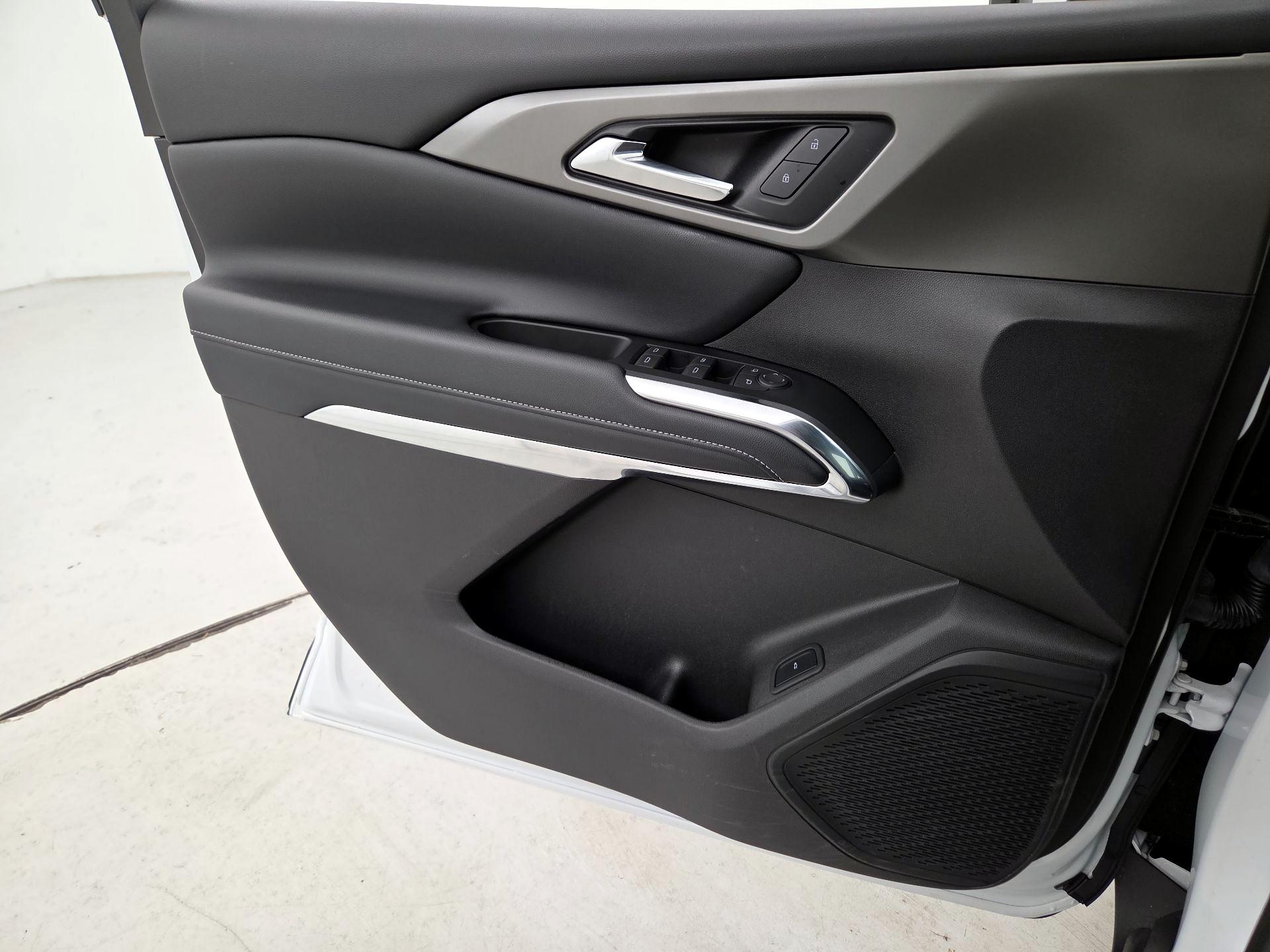 Thumbnail: 2025 Chevrolet Traverse - 12