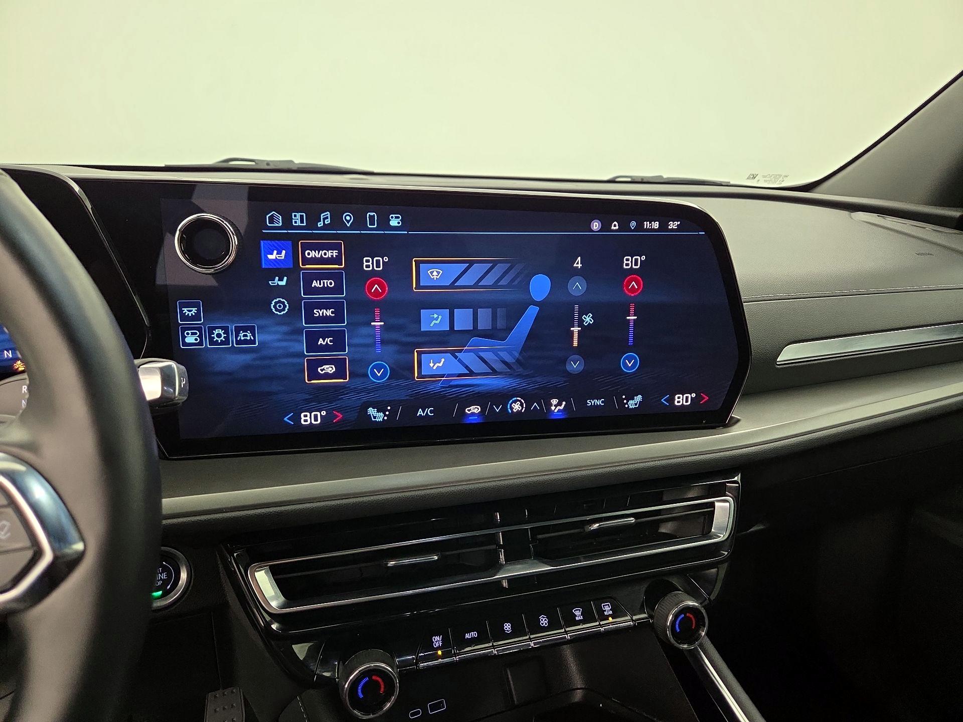 Thumbnail: 2025 Chevrolet Traverse - 16