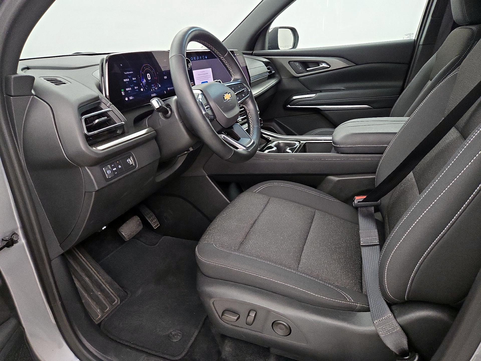 Thumbnail: 2025 Chevrolet Traverse - 11