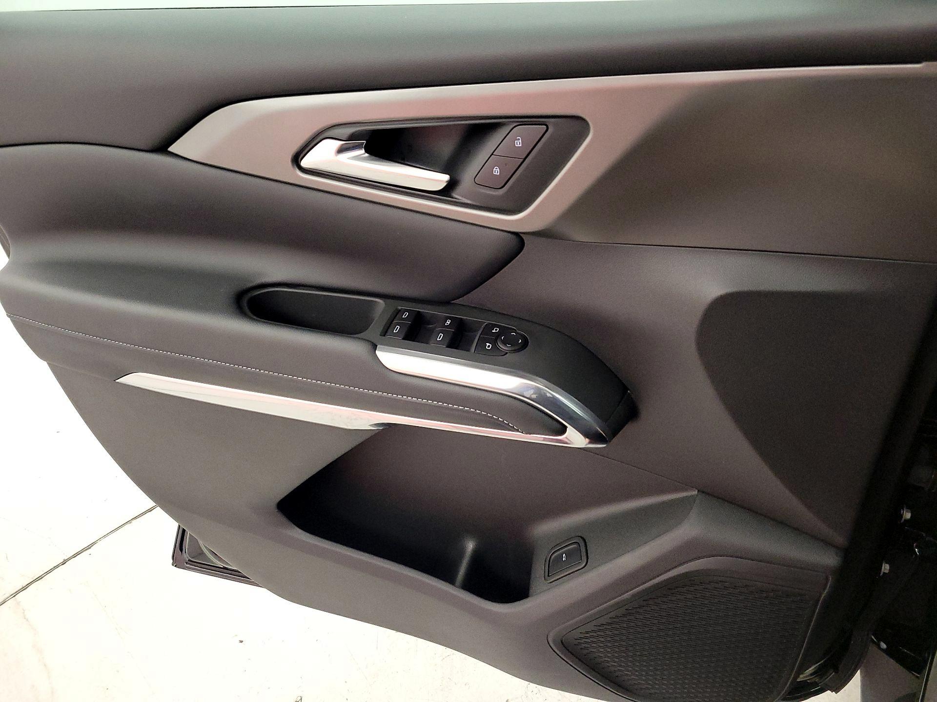 Thumbnail: 2025 Chevrolet Traverse - 12