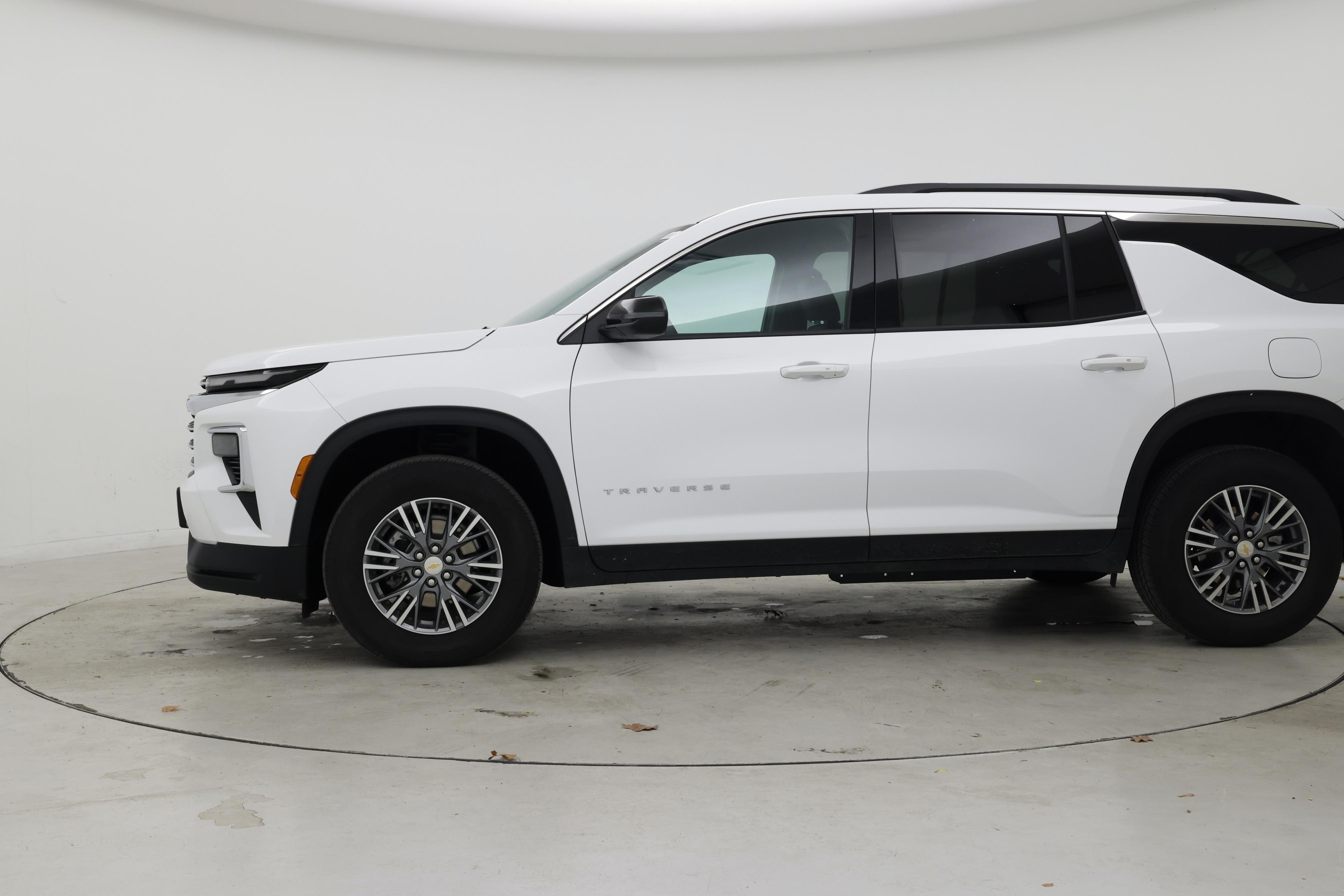 Thumbnail: 2025 Chevrolet Traverse - 3