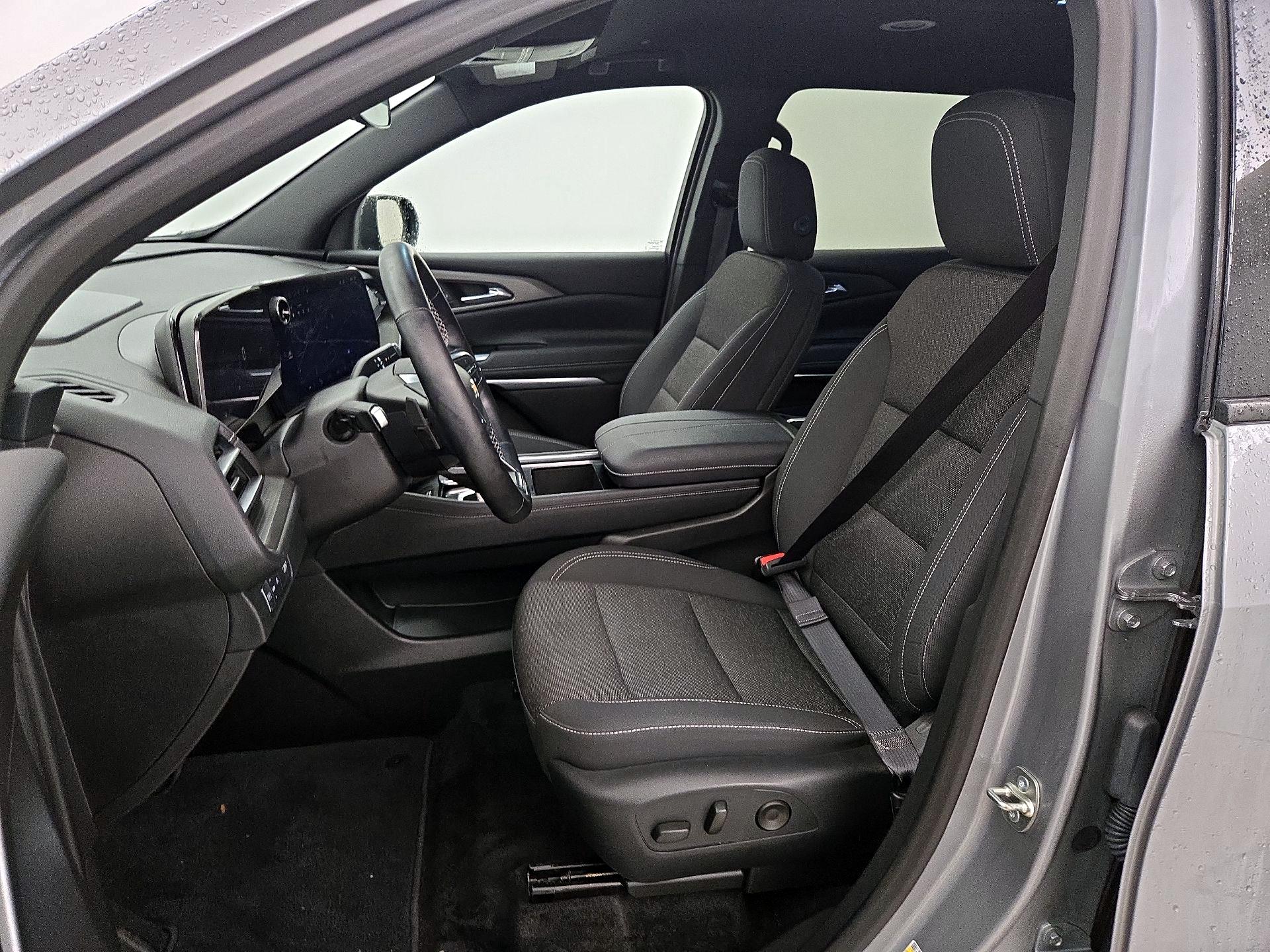 Thumbnail: 2025 Chevrolet Traverse - 11