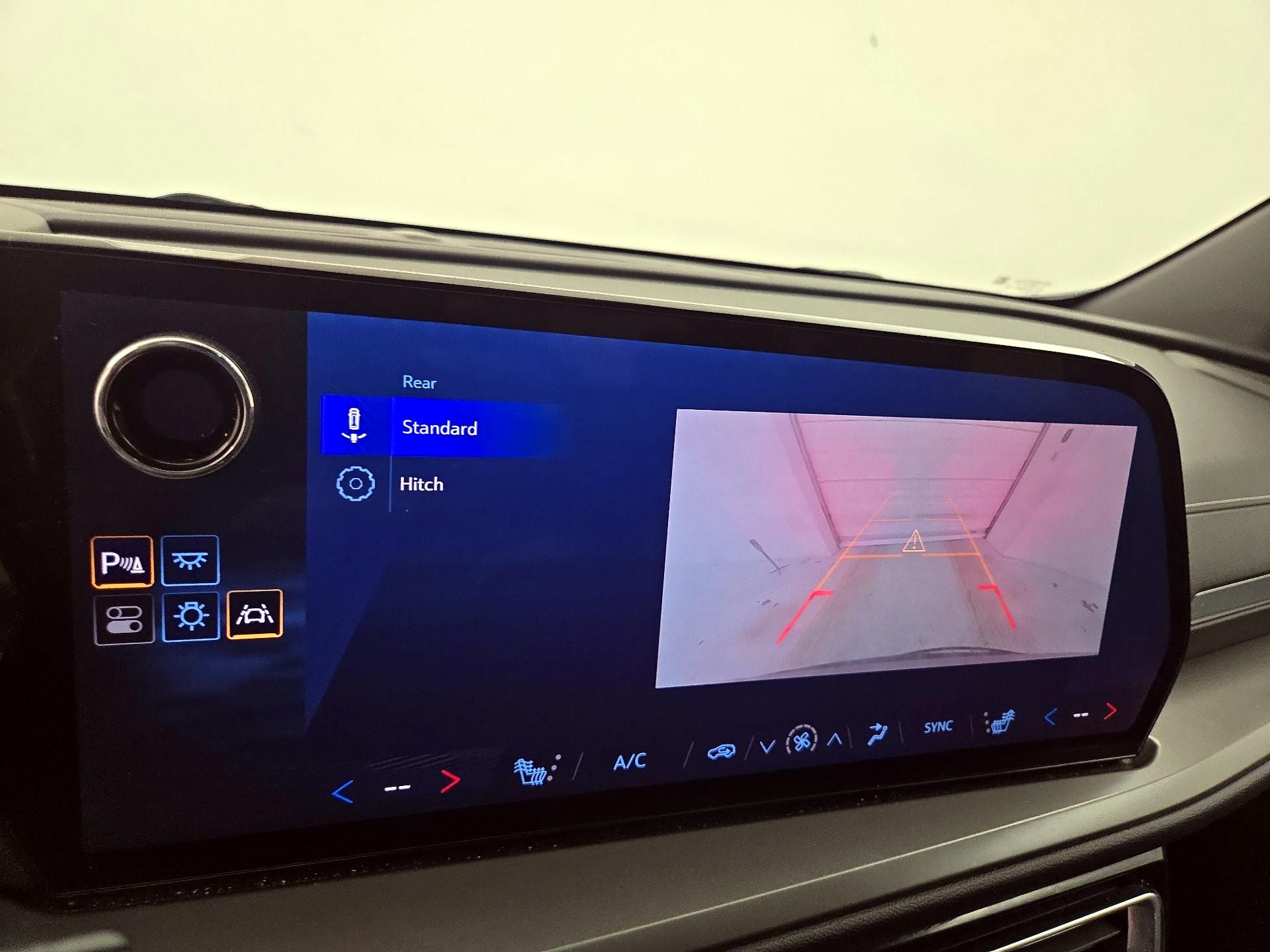 Thumbnail: 2025 Chevrolet Traverse - 15