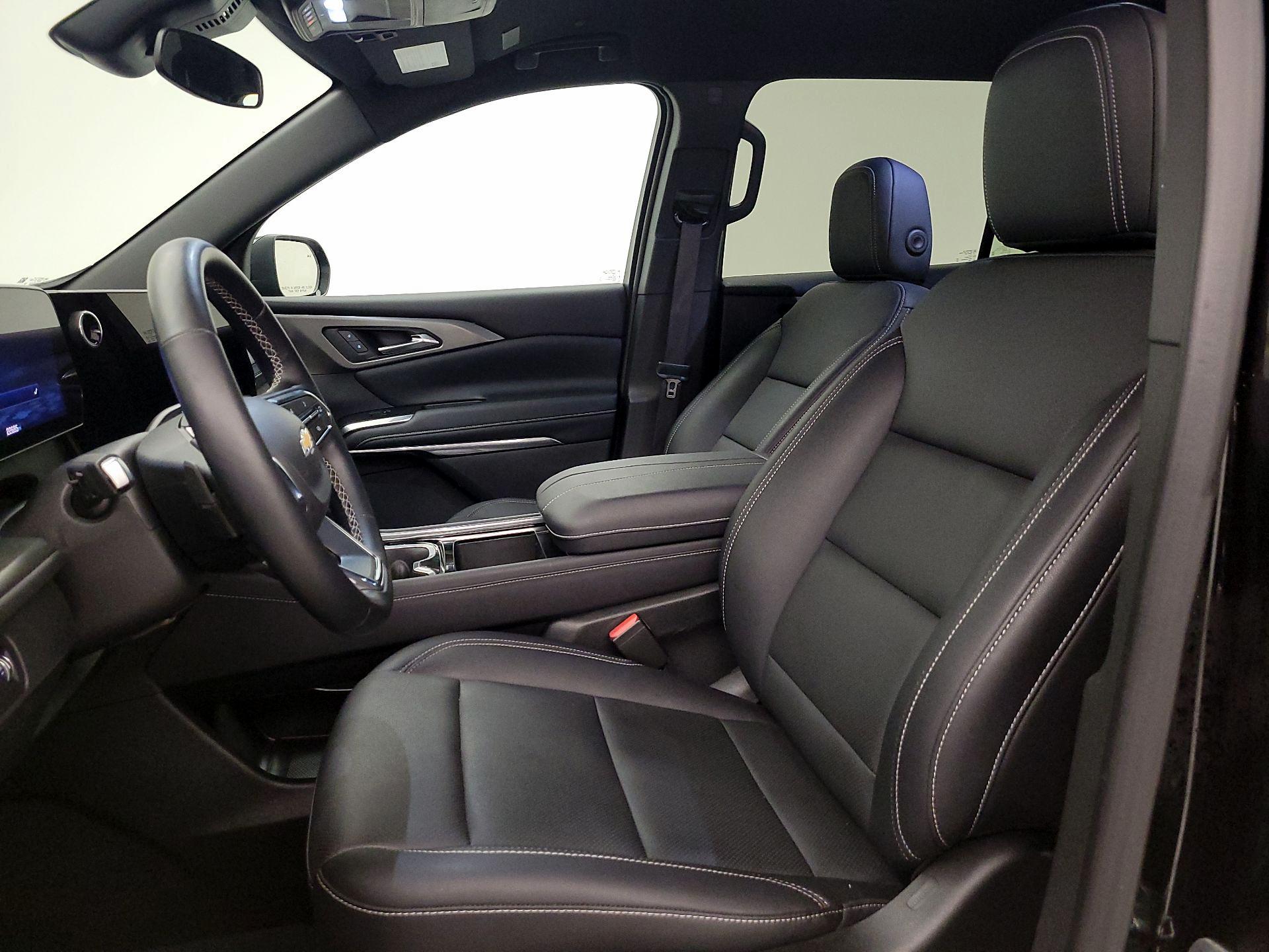 Thumbnail: 2025 Chevrolet Traverse - 11