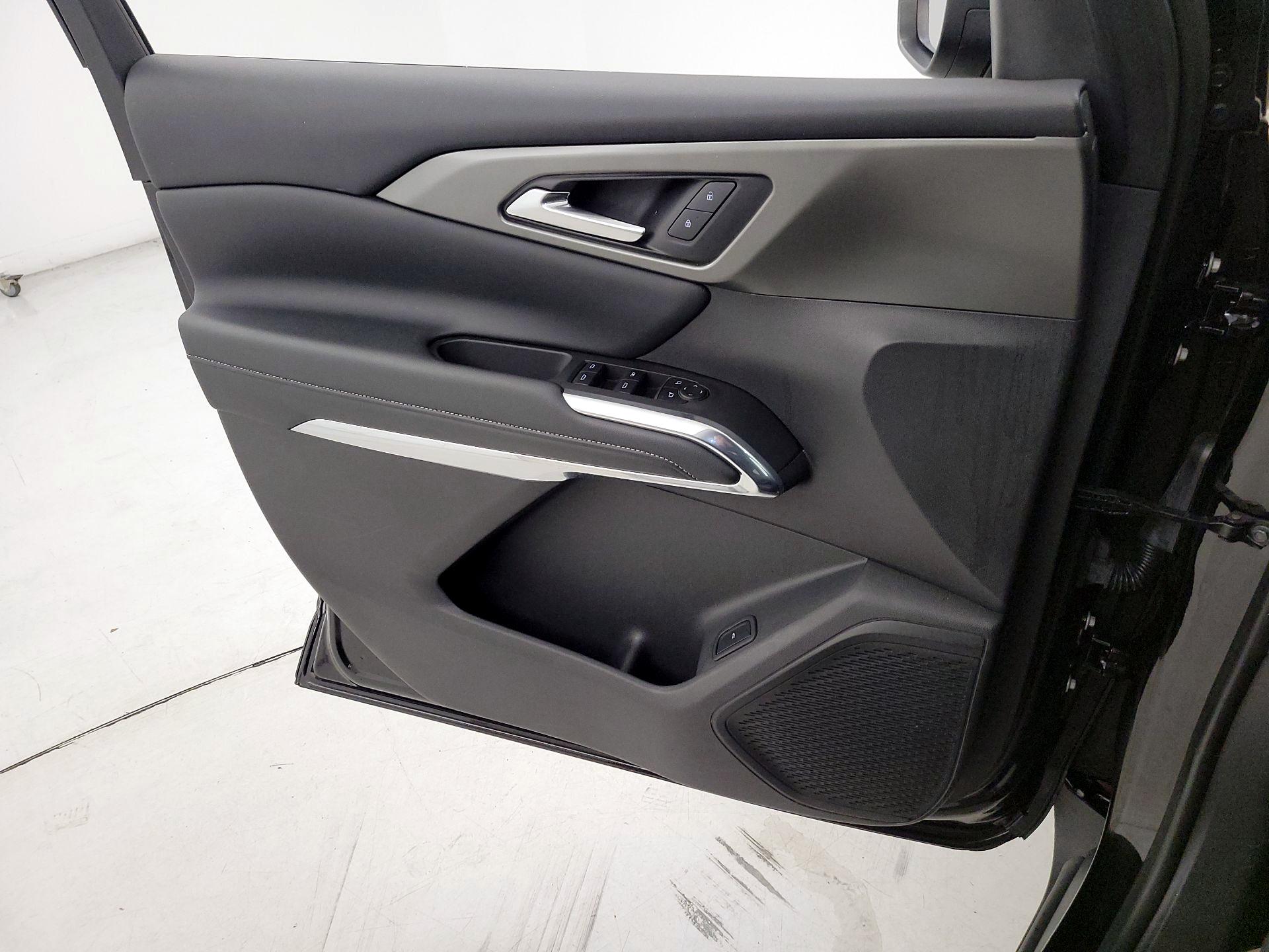 Thumbnail: 2025 Chevrolet Traverse - 12