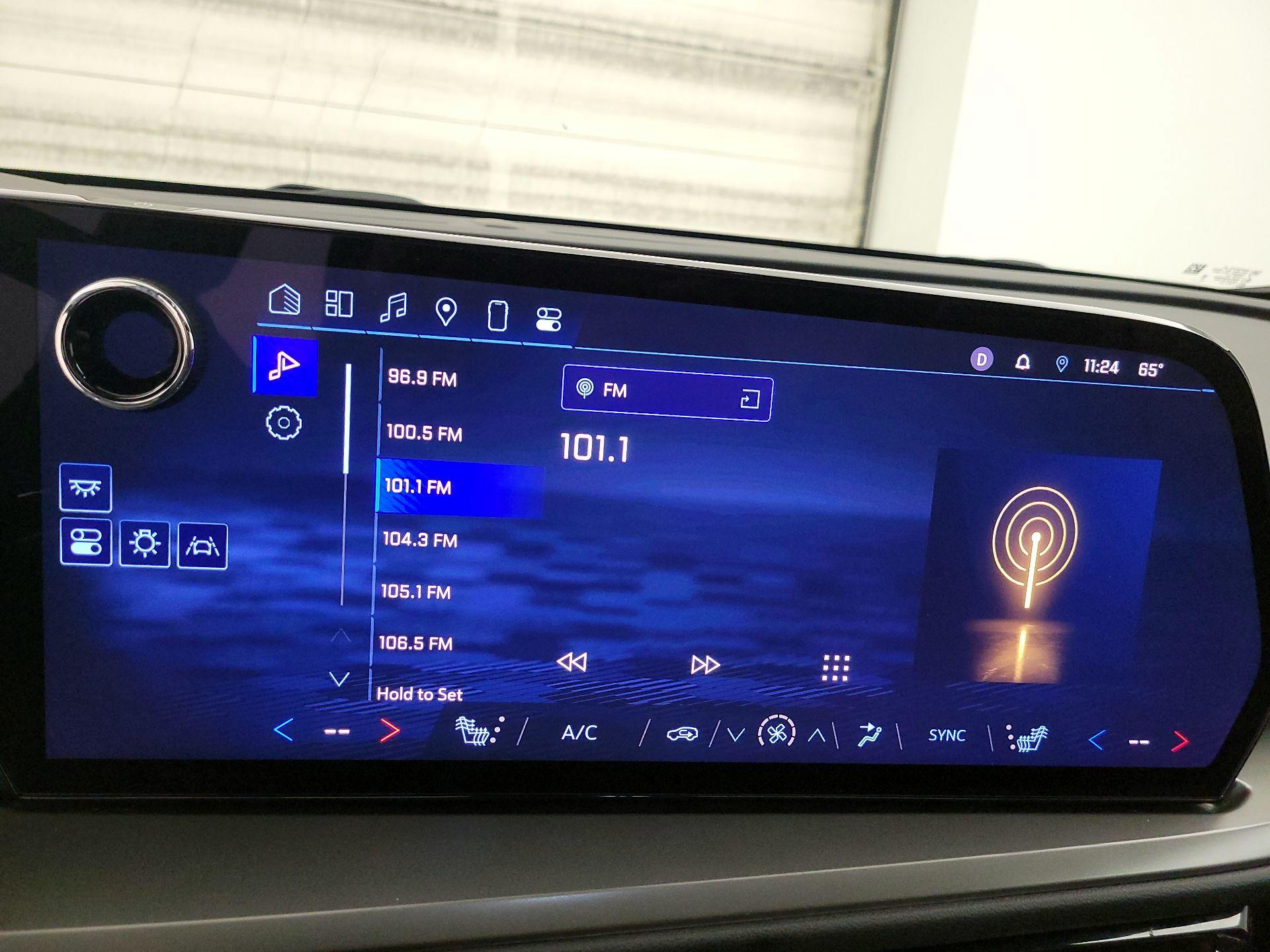 Thumbnail: 2025 Chevrolet Traverse - 14