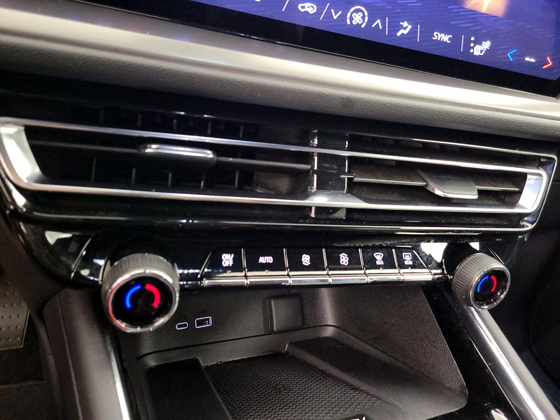 Thumbnail: 2025 Chevrolet Traverse - 15