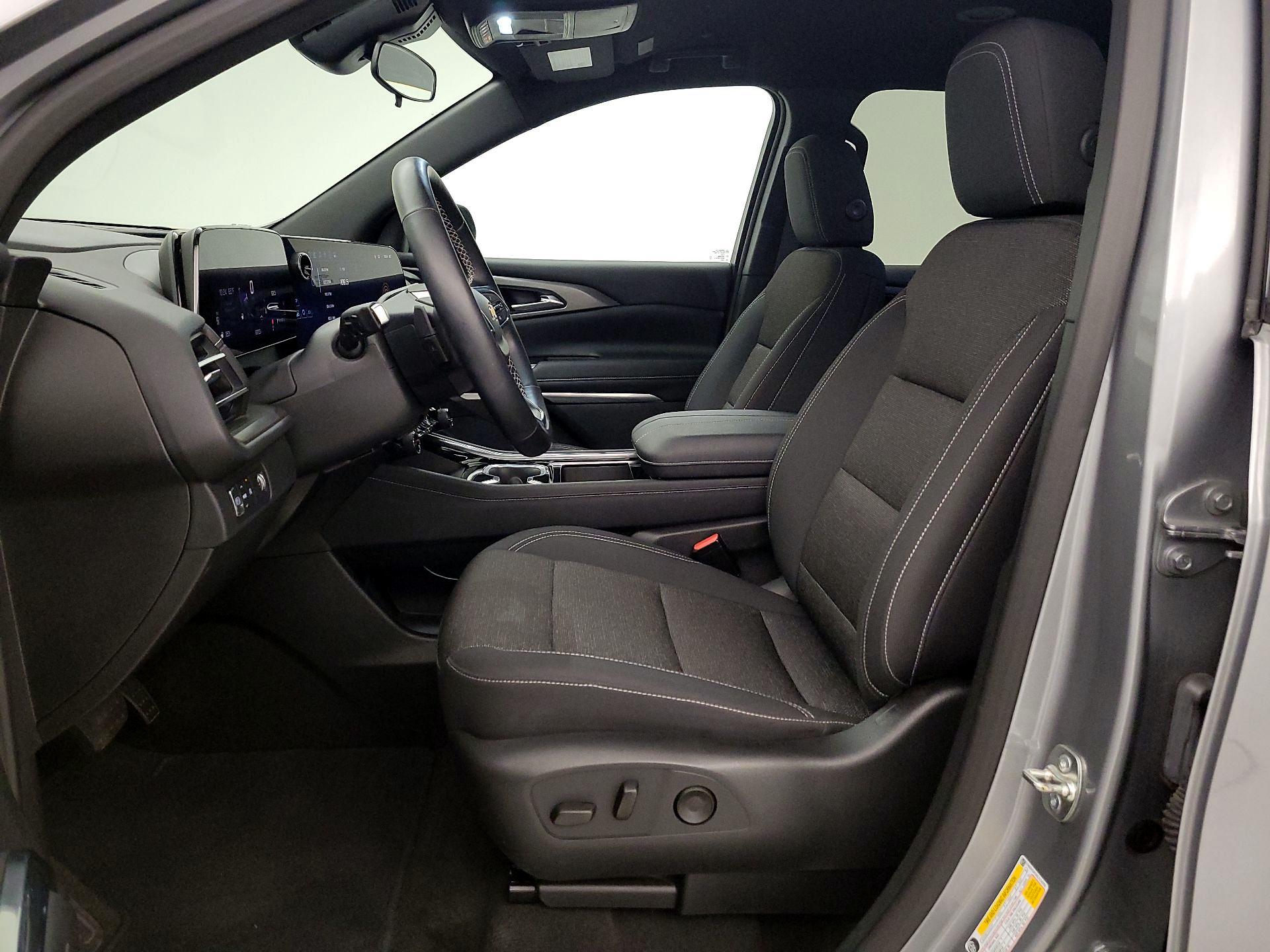 Thumbnail: 2025 Chevrolet Traverse - 11