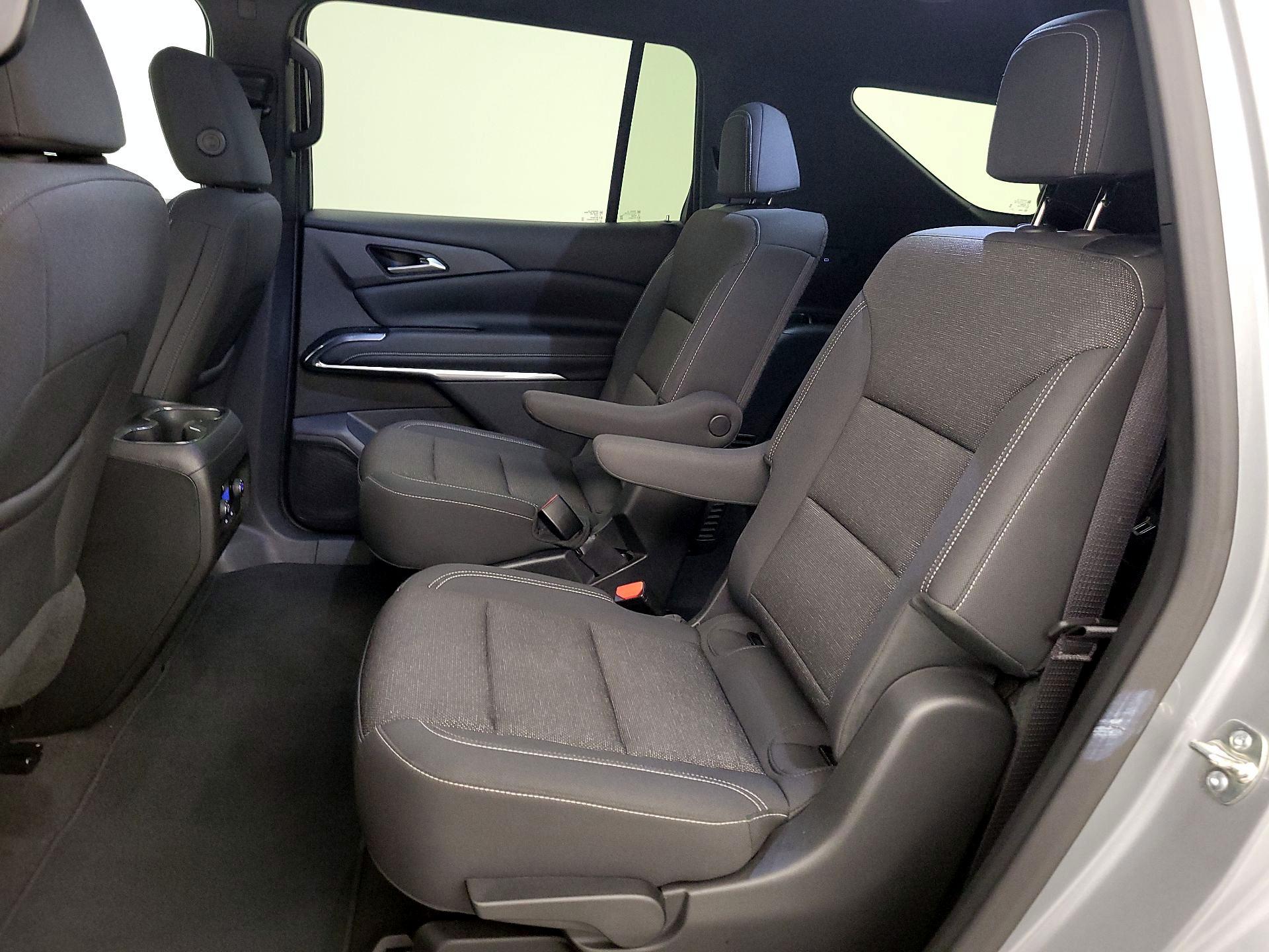 Thumbnail: 2025 Chevrolet Traverse - 18