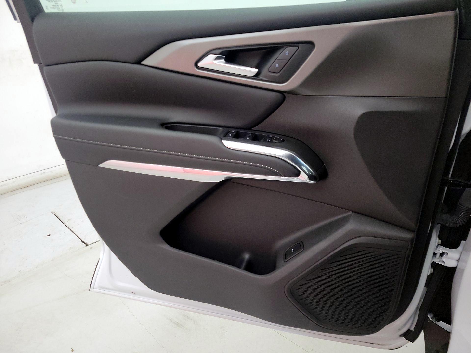 Thumbnail: 2025 Chevrolet Traverse - 12