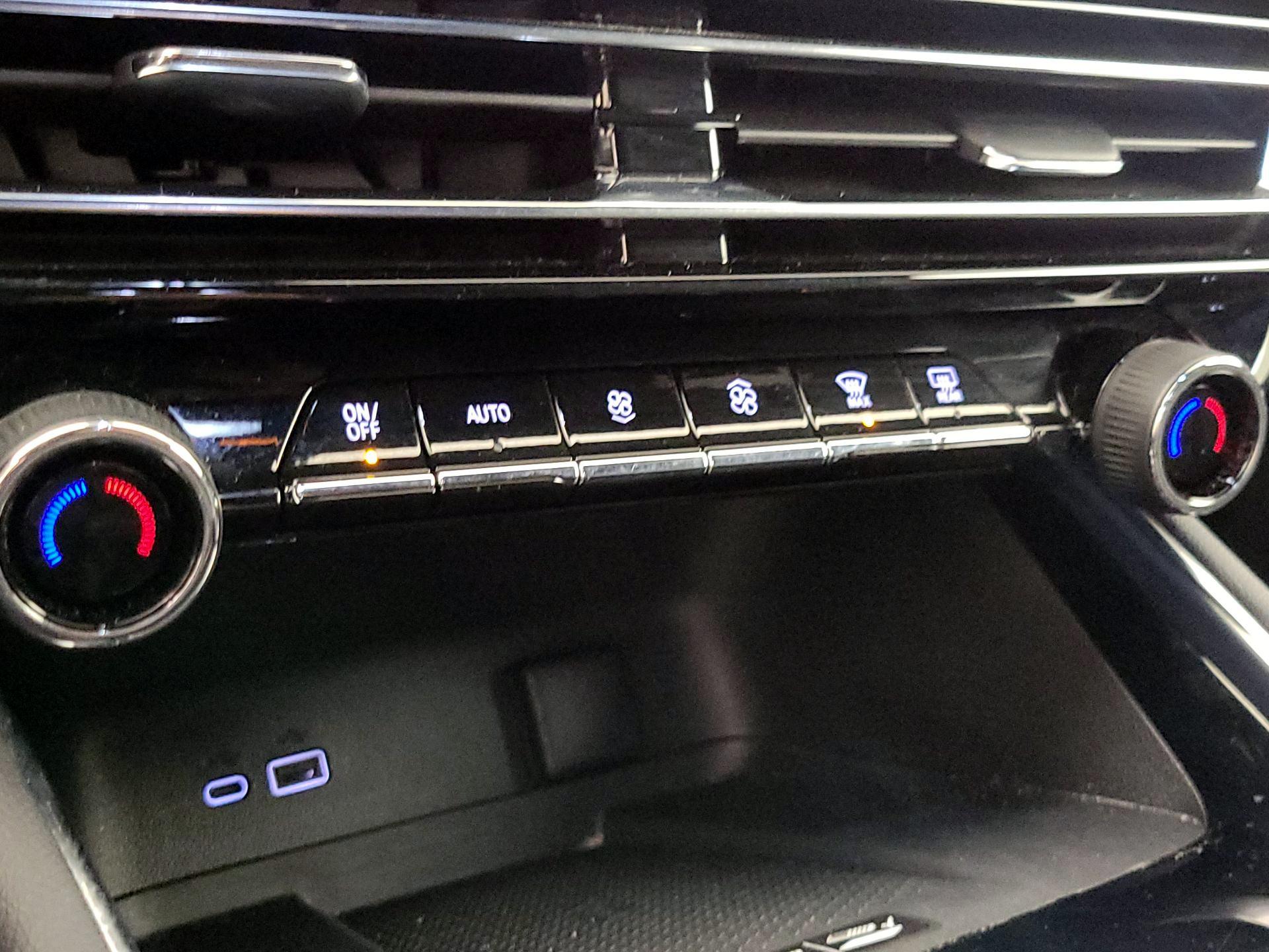 Thumbnail: 2025 Chevrolet Traverse - 16