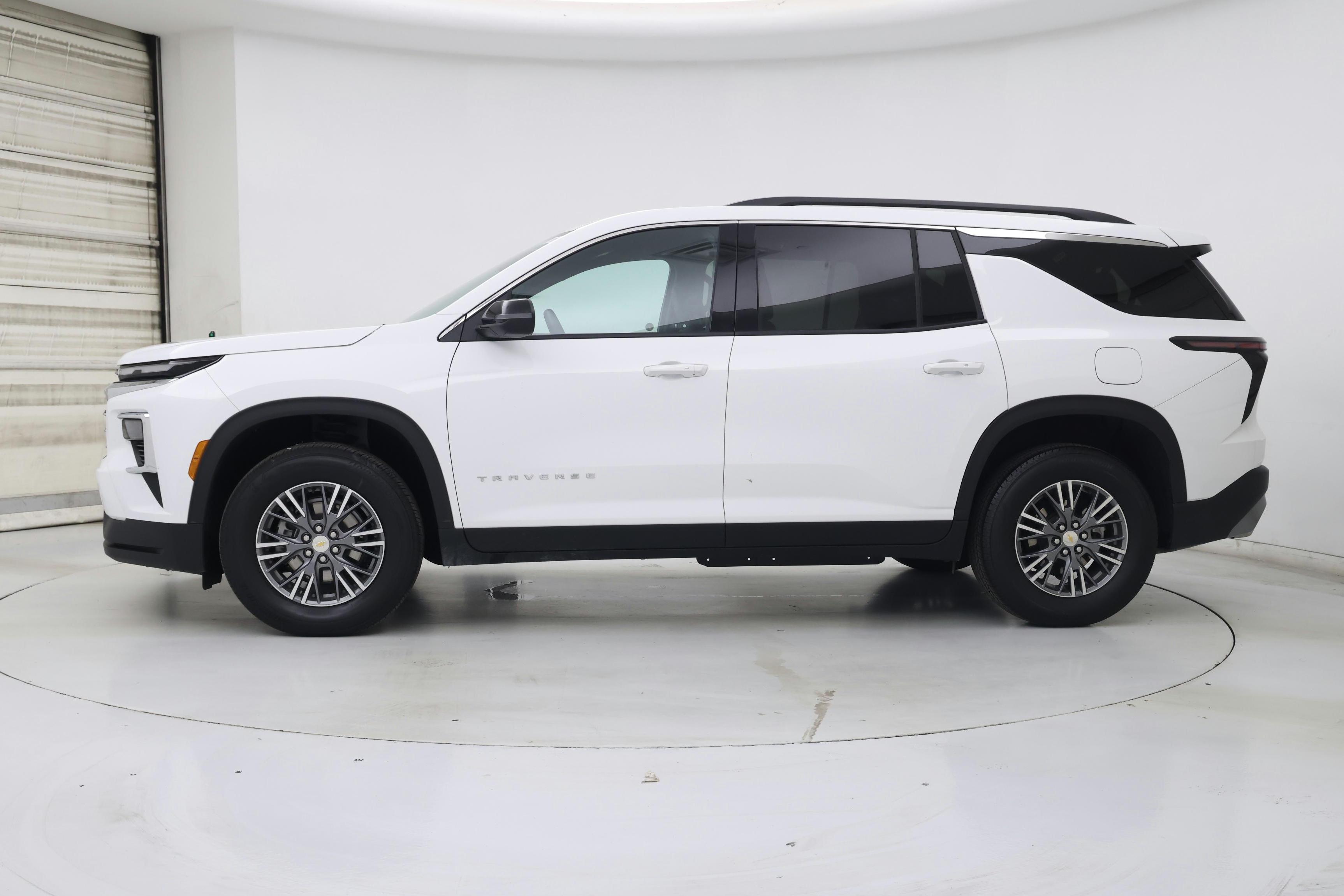 Thumbnail: 2025 Chevrolet Traverse - 3