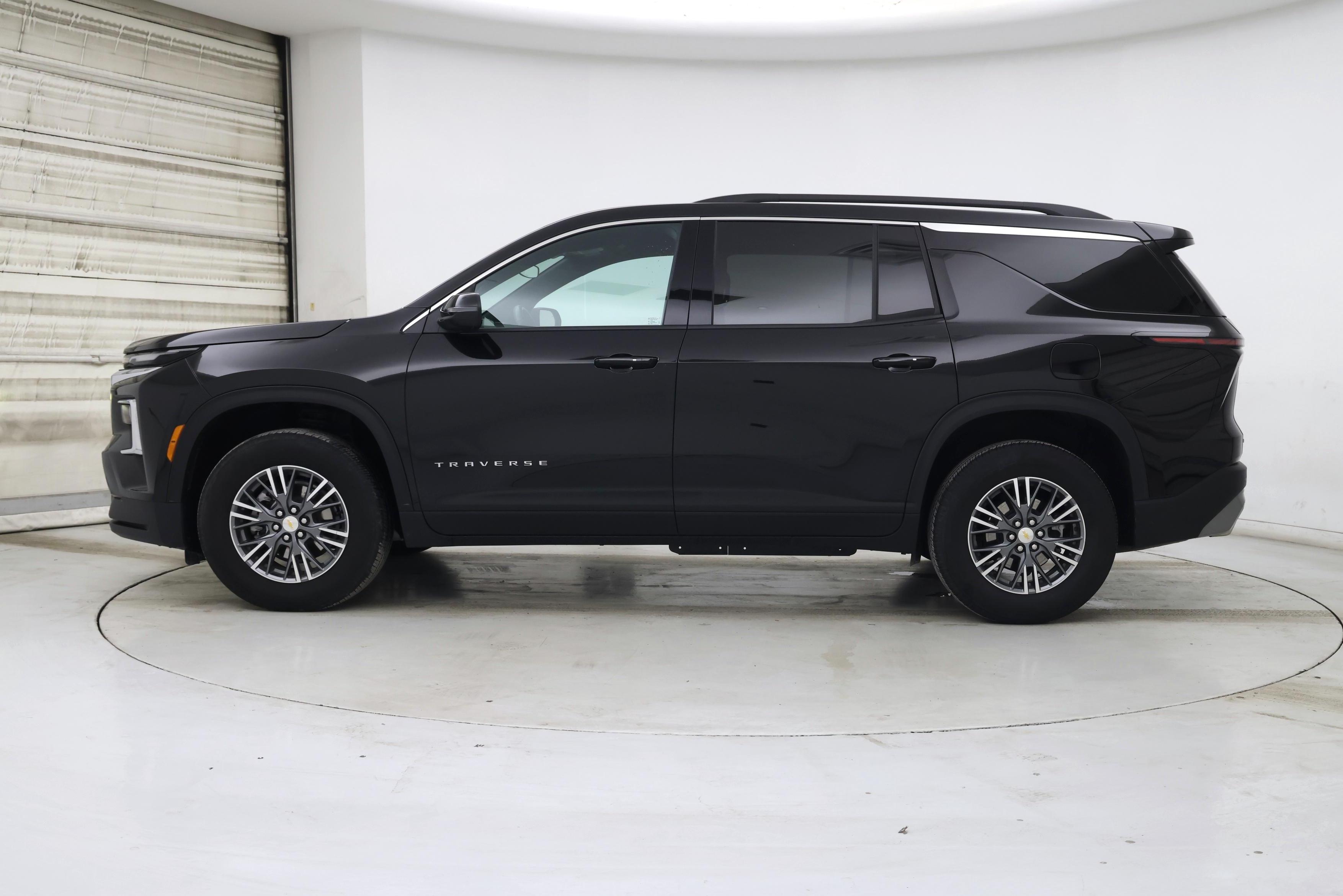 Thumbnail: 2025 Chevrolet Traverse - 3