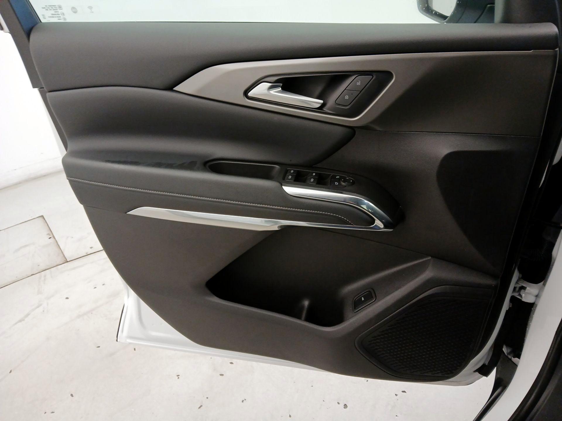 Thumbnail: 2025 Chevrolet Traverse - 12