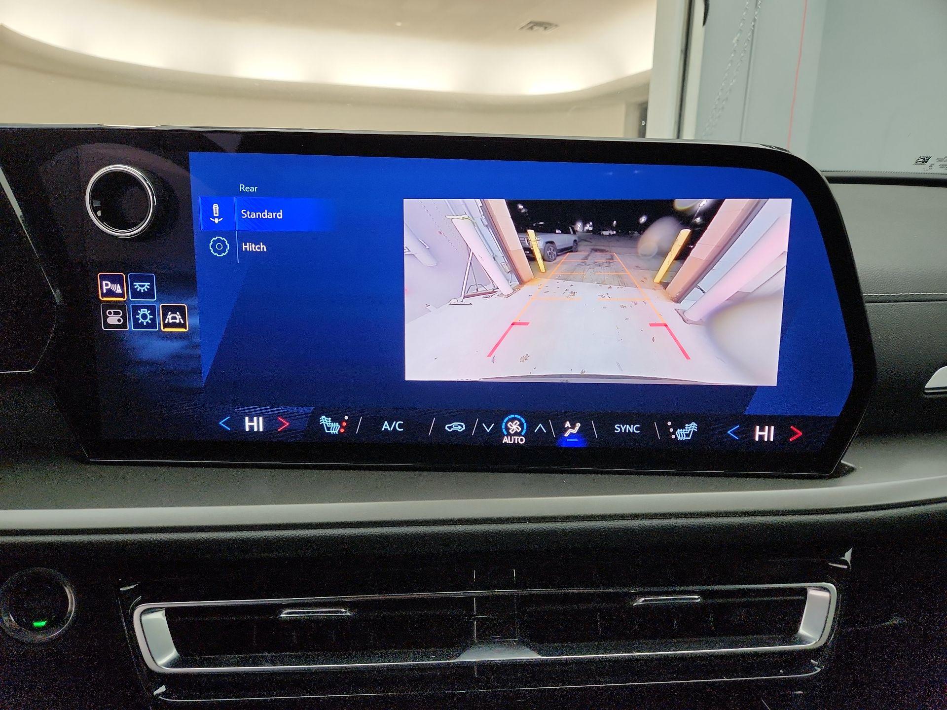 Thumbnail: 2025 Chevrolet Traverse - 15