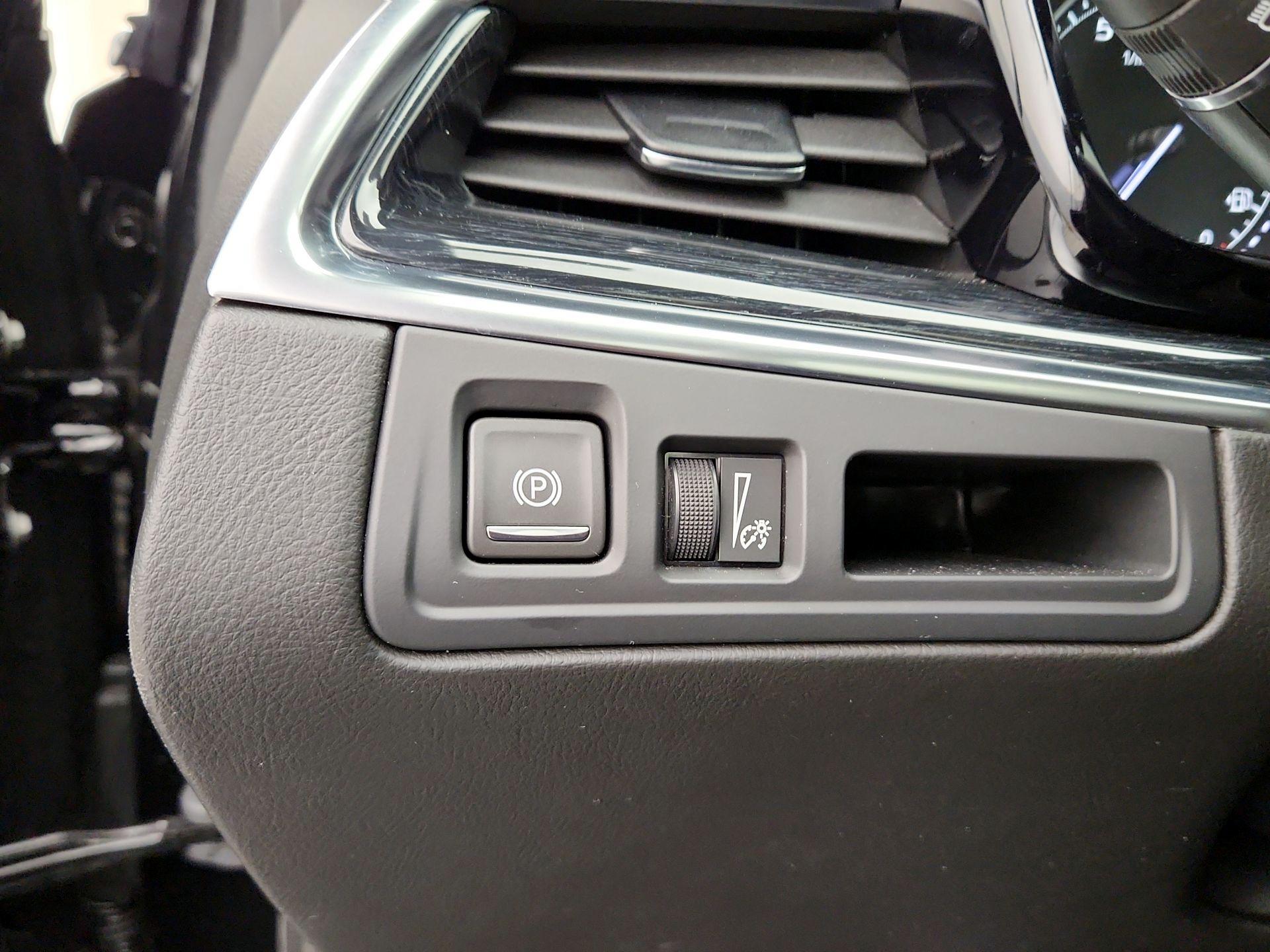 Thumbnail: 2025 Cadillac XT5 - 13