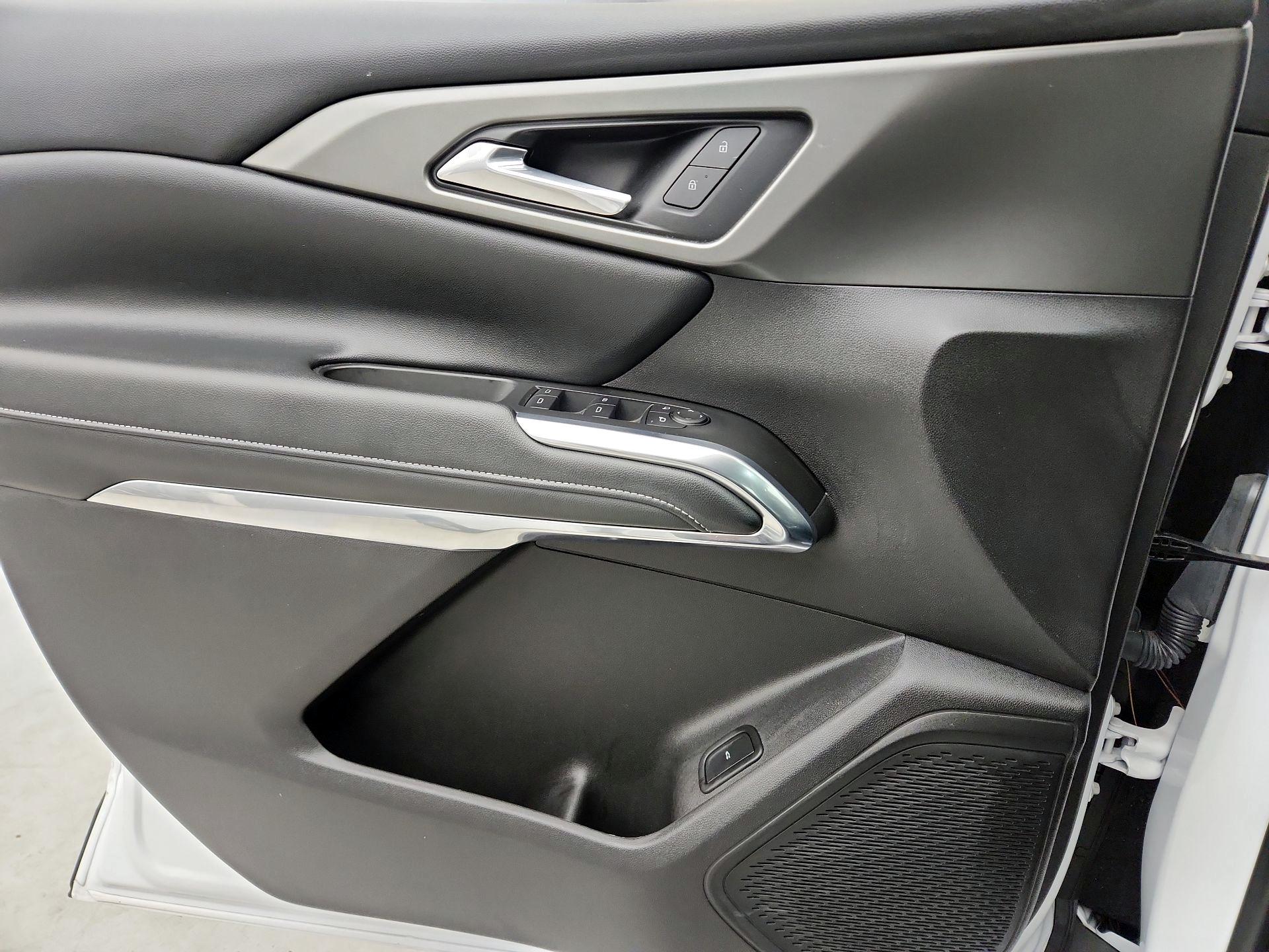 Thumbnail: 2025 Chevrolet Traverse - 12