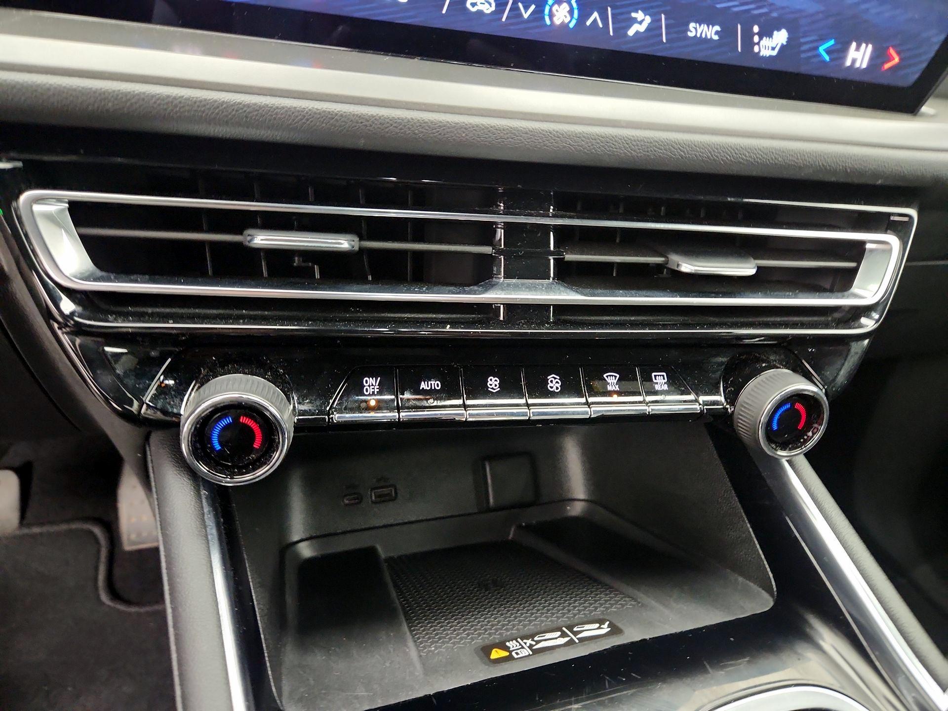 Thumbnail: 2025 Chevrolet Traverse - 17