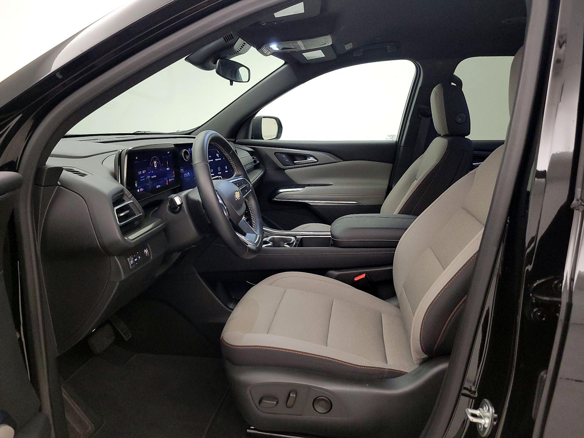 Thumbnail: 2025 Chevrolet Traverse - 11