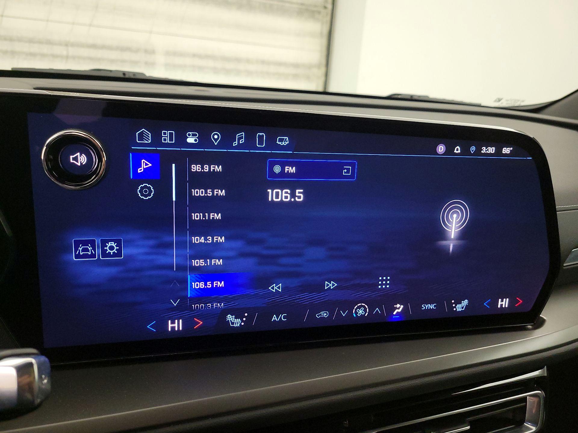 Thumbnail: 2025 Chevrolet Traverse - 15