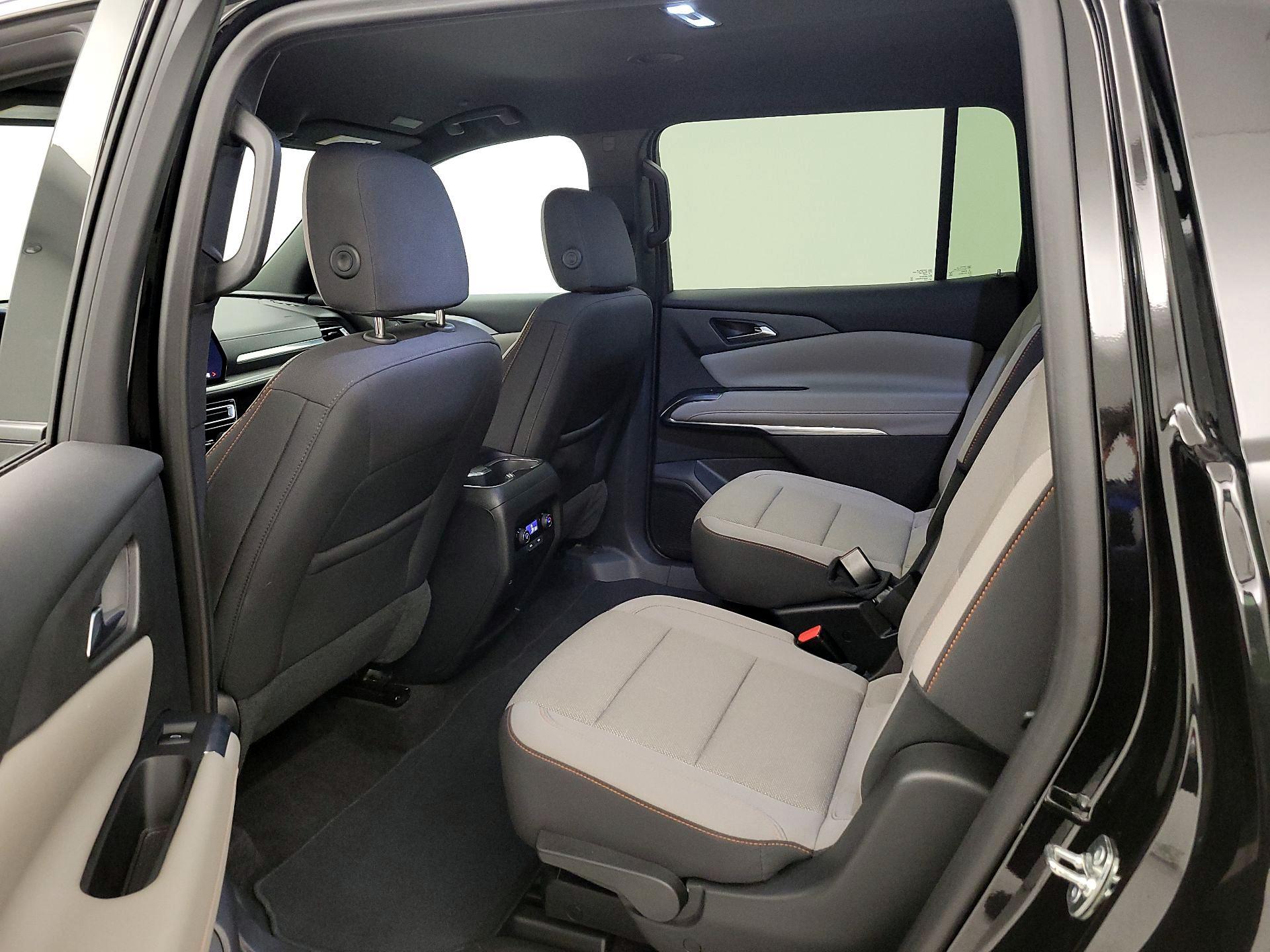 Thumbnail: 2025 Chevrolet Traverse - 19