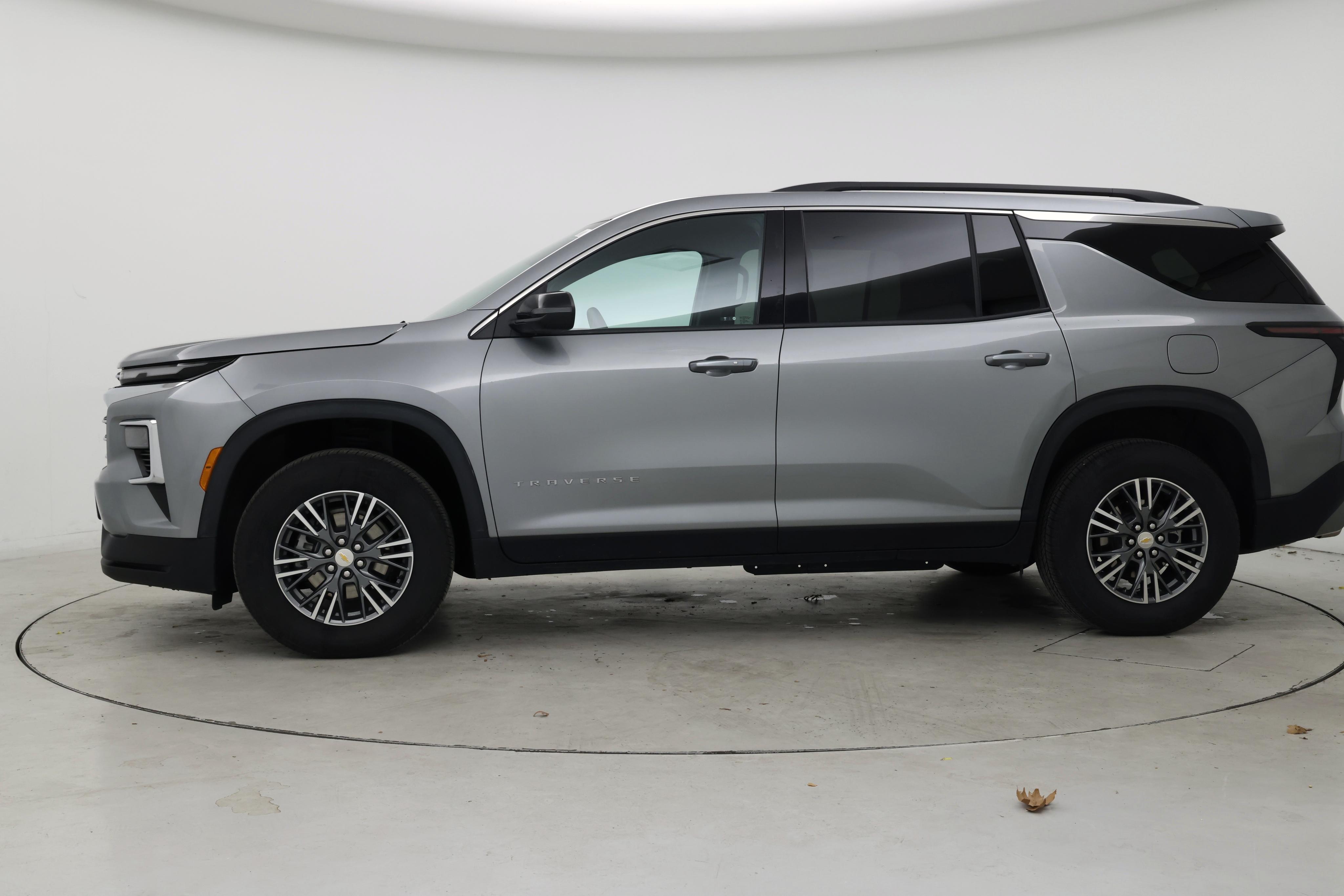 Thumbnail: 2025 Chevrolet Traverse - 3