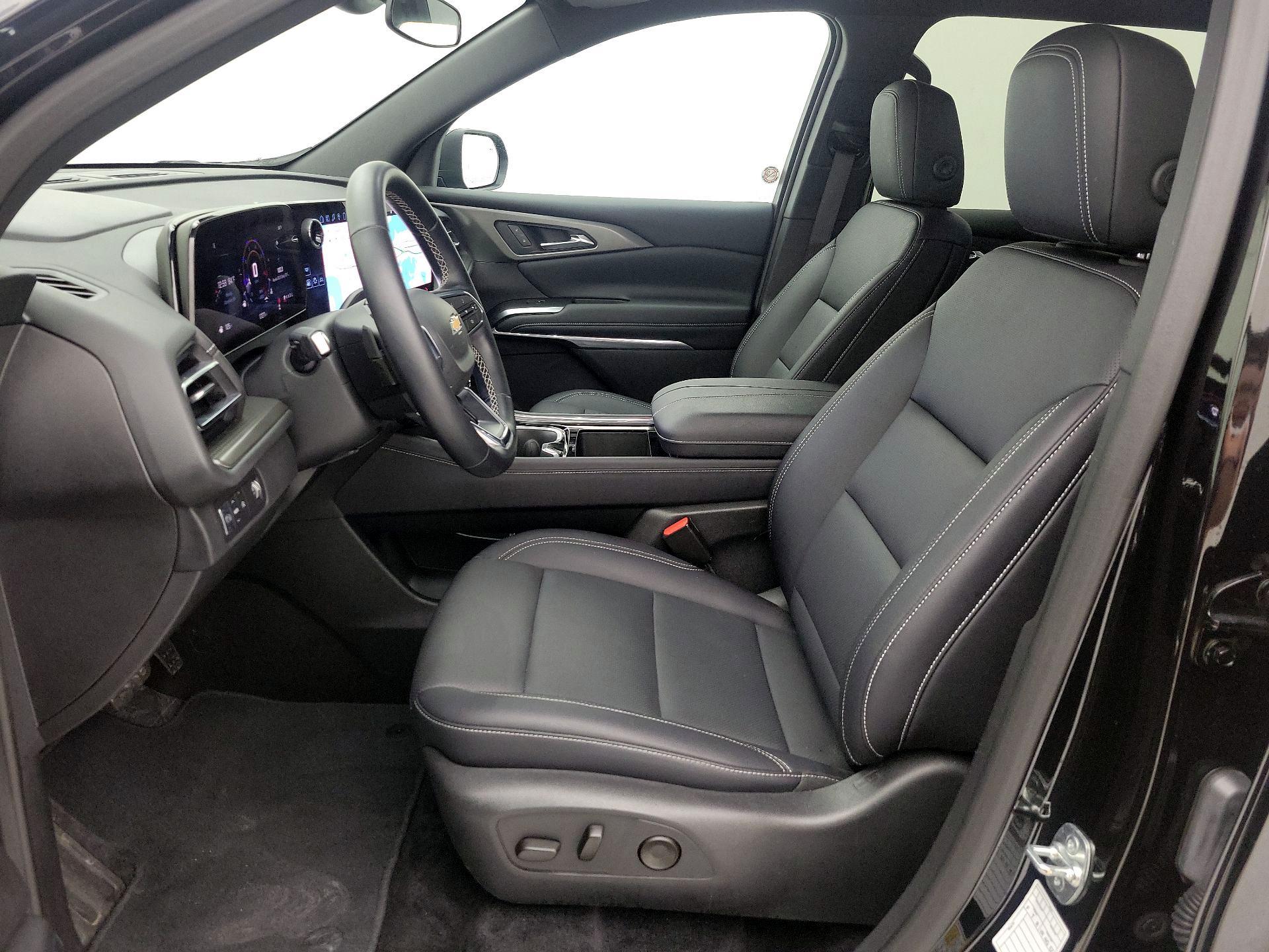 Thumbnail: 2025 Chevrolet Traverse - 11