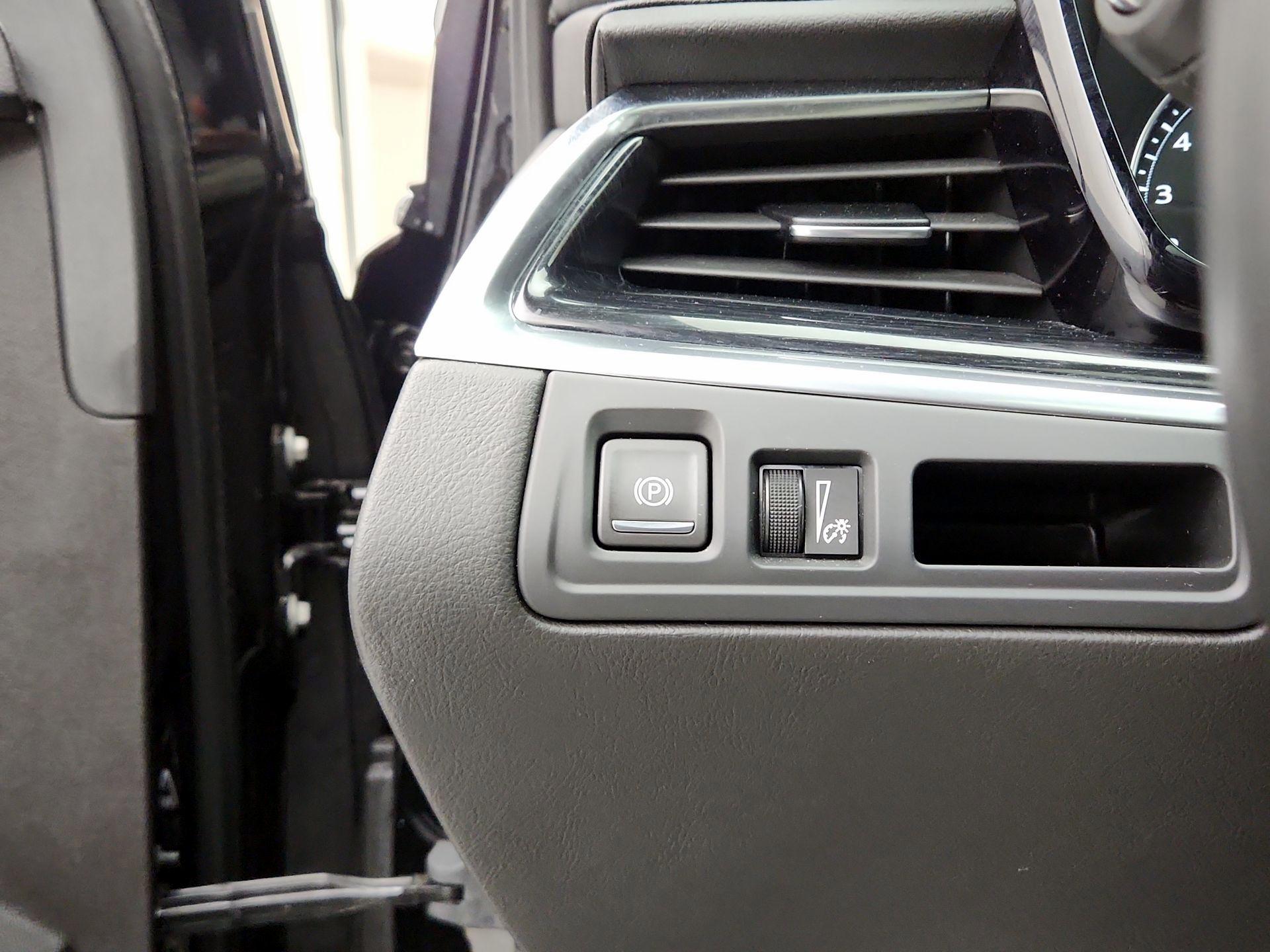 Thumbnail: 2025 Cadillac XT5 - 13