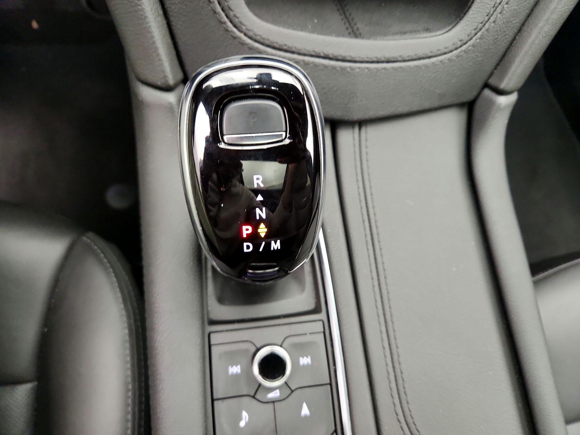 Thumbnail: 2025 Cadillac XT5 - 18