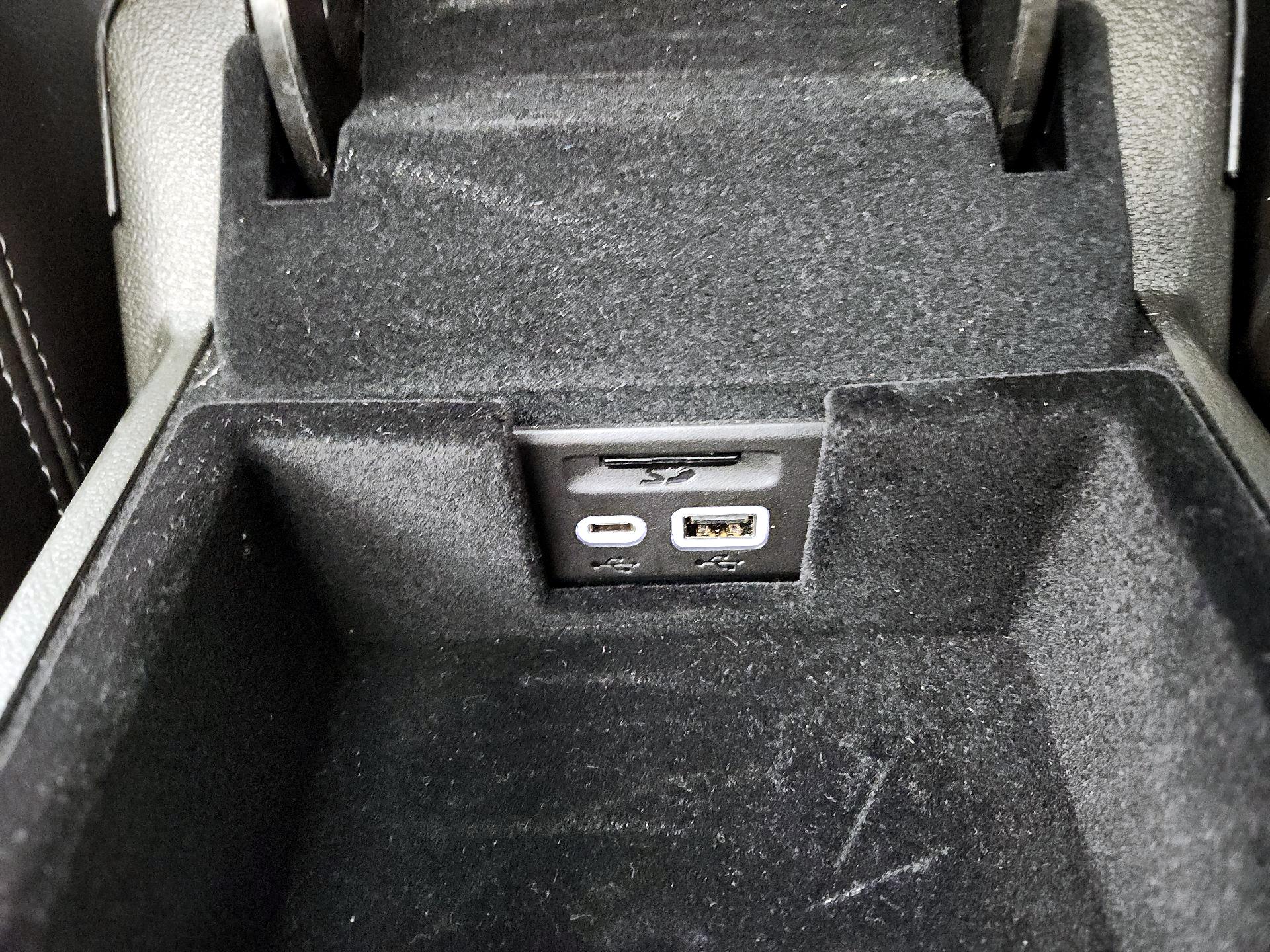 Thumbnail: 2025 Cadillac XT5 - 19