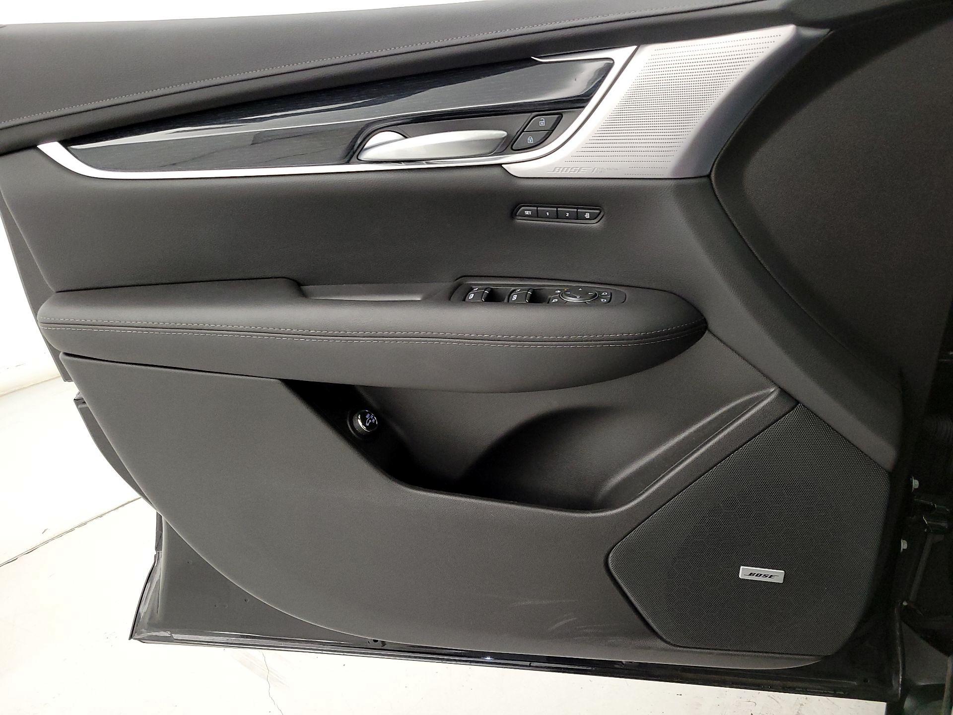 Thumbnail: 2025 Cadillac XT5 - 12