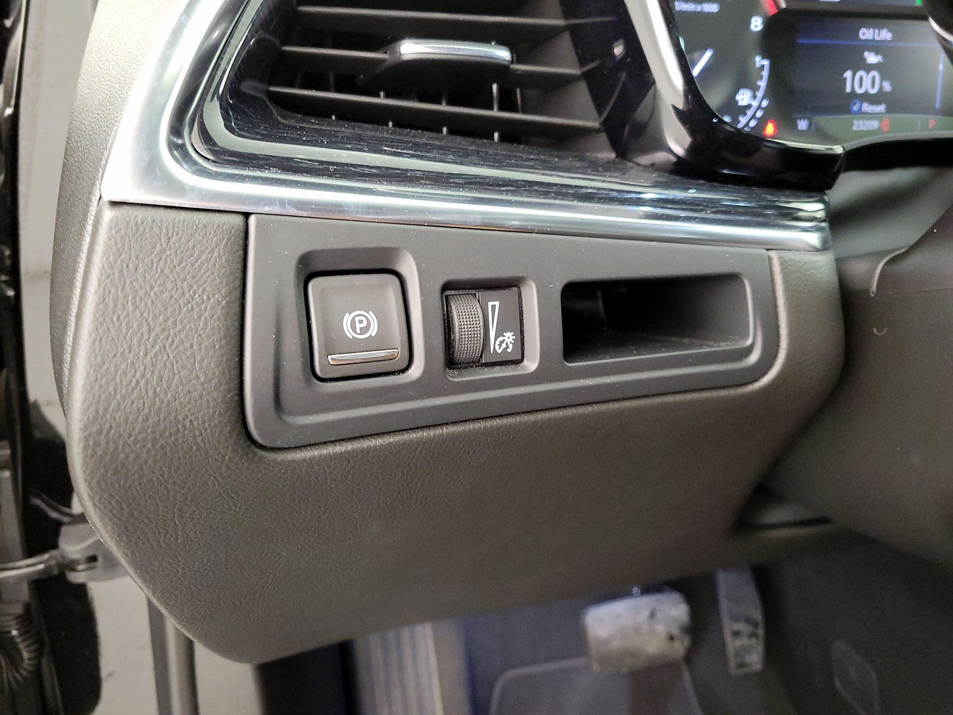 Thumbnail: 2025 Cadillac XT5 - 13