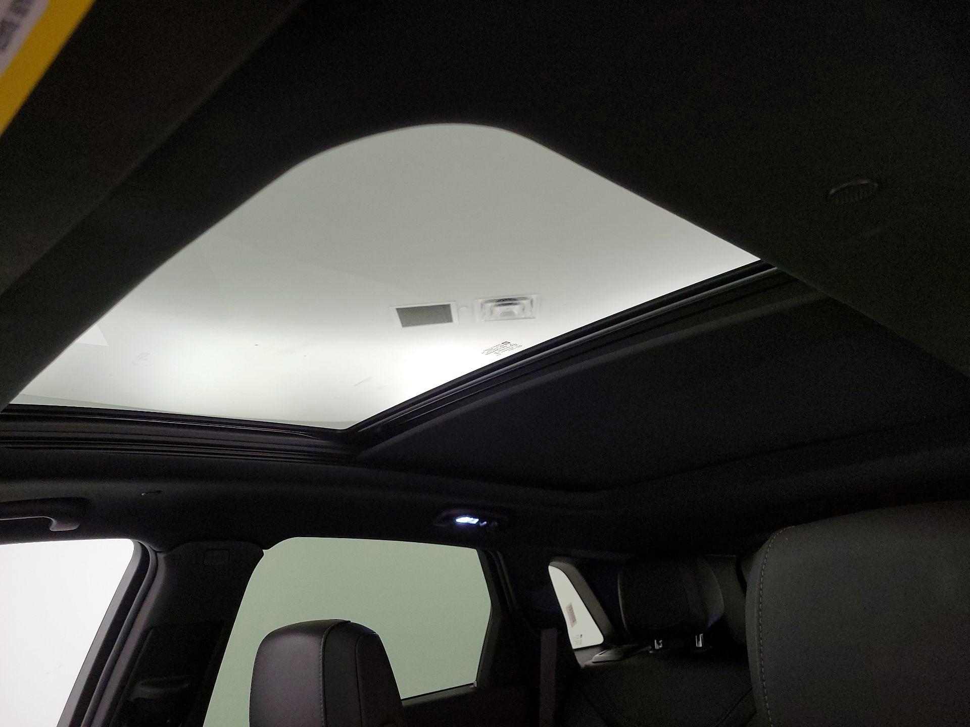 Thumbnail: 2025 Cadillac XT5 - 18