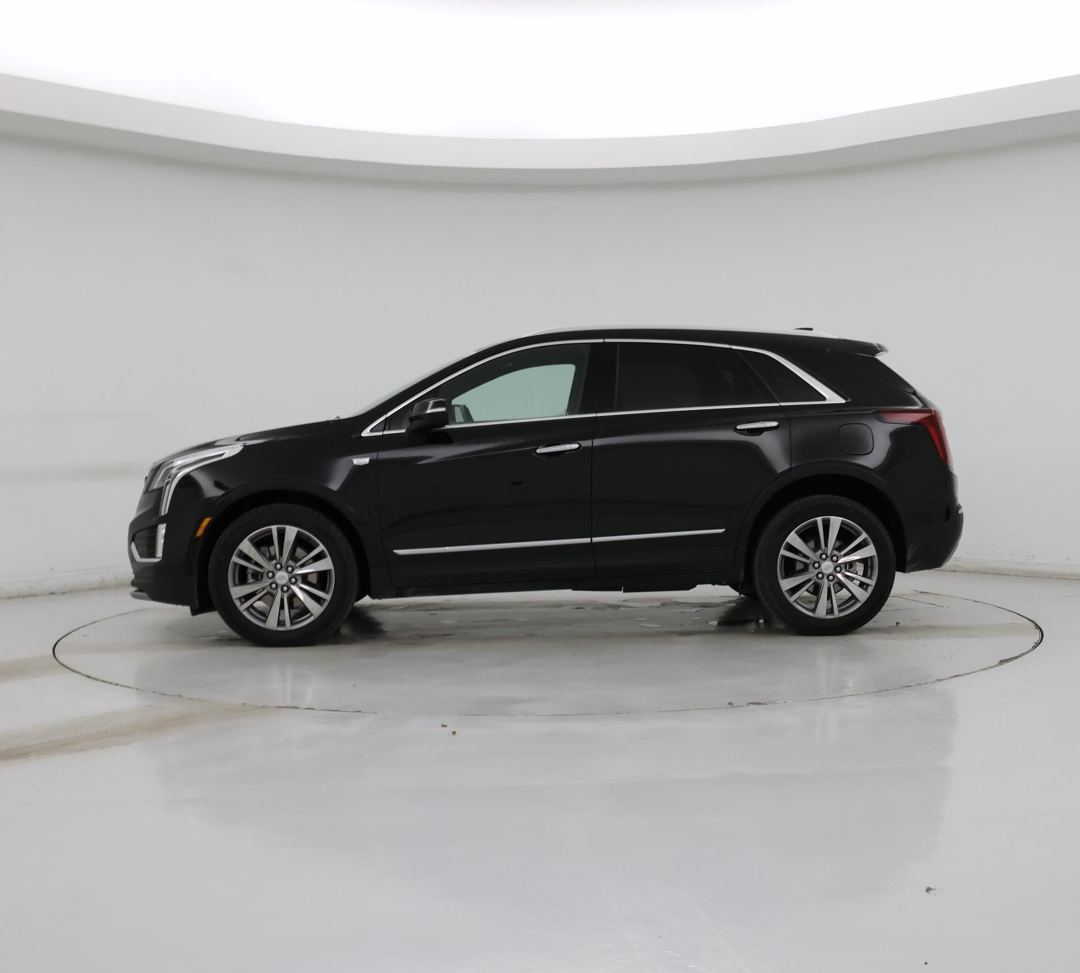 Thumbnail: 2025 Cadillac XT5 - 3