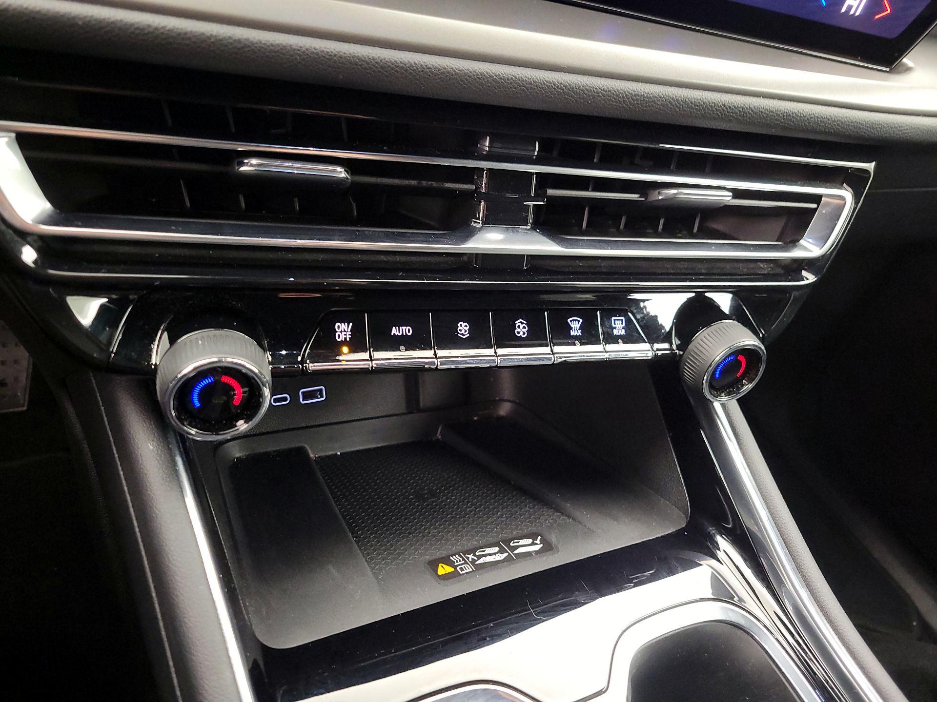 Thumbnail: 2025 Chevrolet Traverse - 16