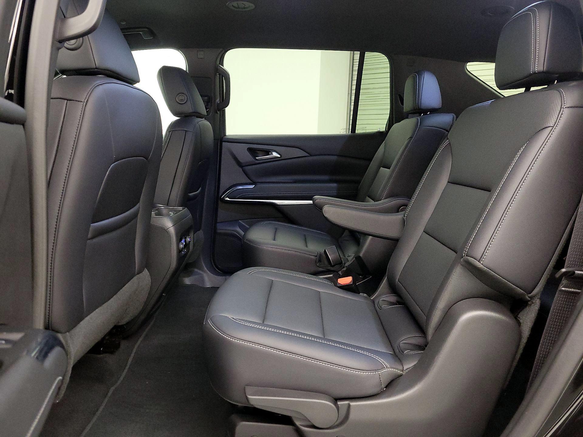 Thumbnail: 2025 Chevrolet Traverse - 19