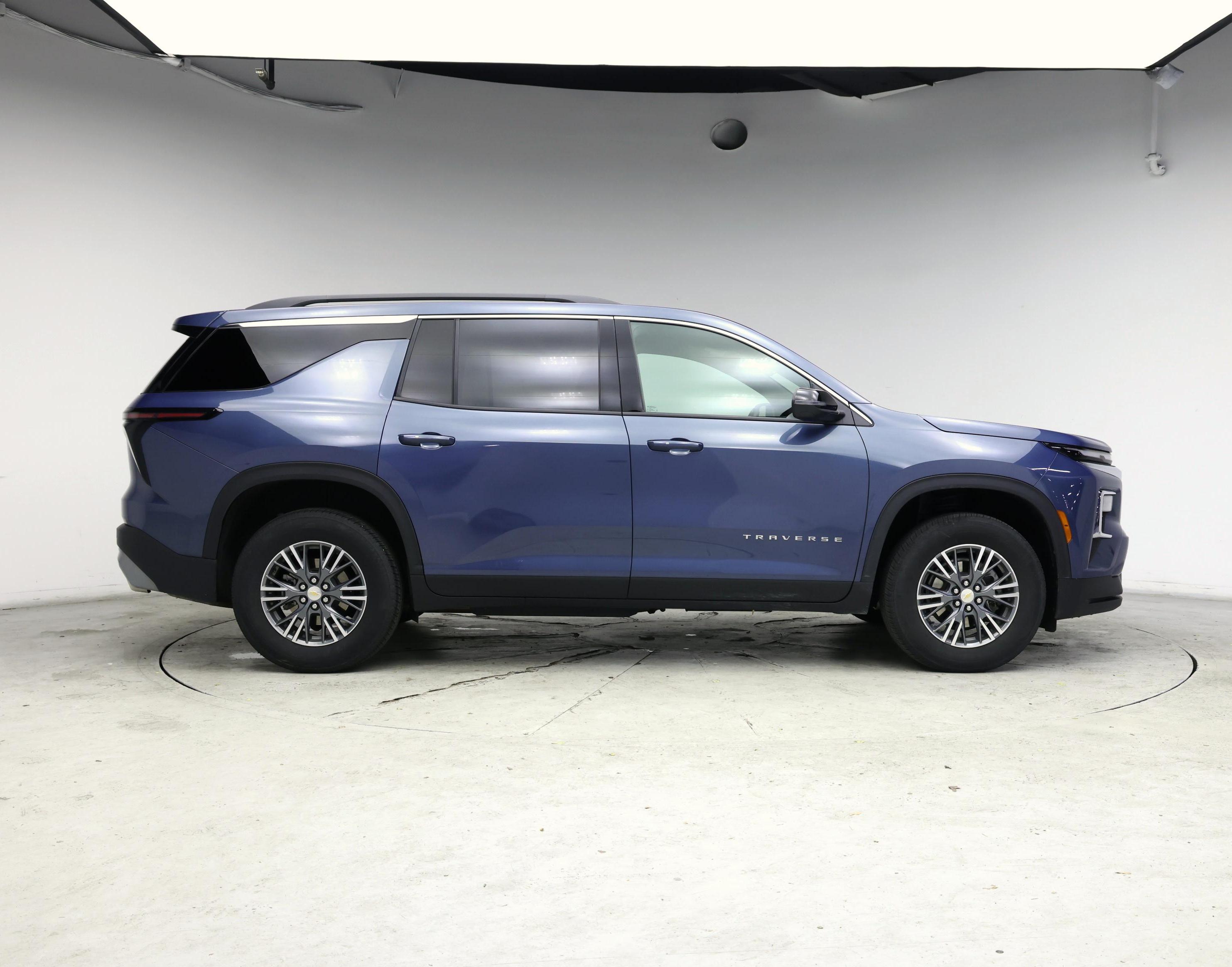 Thumbnail: 2025 Chevrolet Traverse - 7