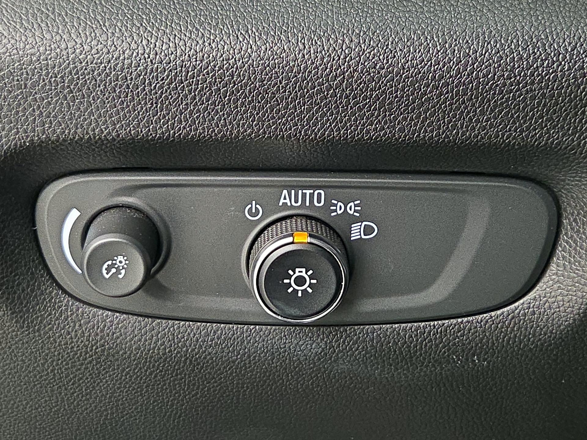 Thumbnail: 2023 Chevrolet Traverse - 13