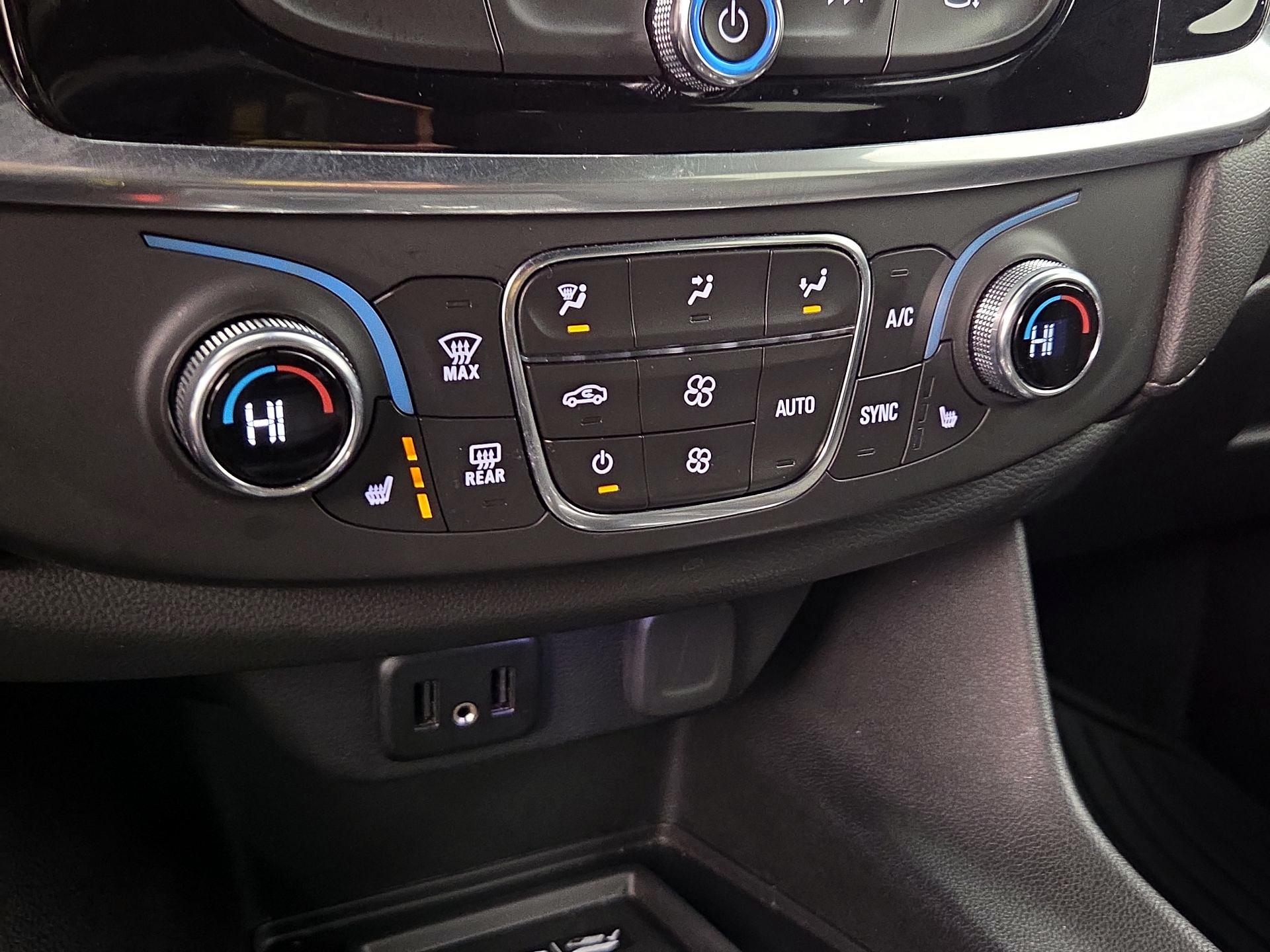 Thumbnail: 2023 Chevrolet Traverse - 16