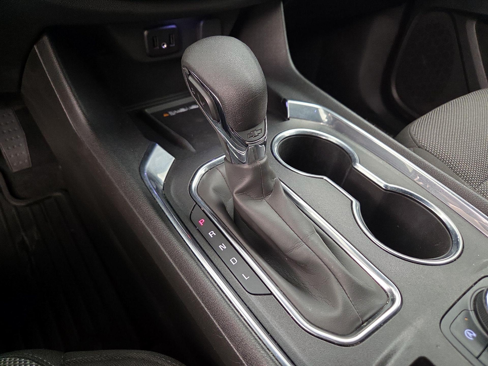 Thumbnail: 2023 Chevrolet Traverse - 17