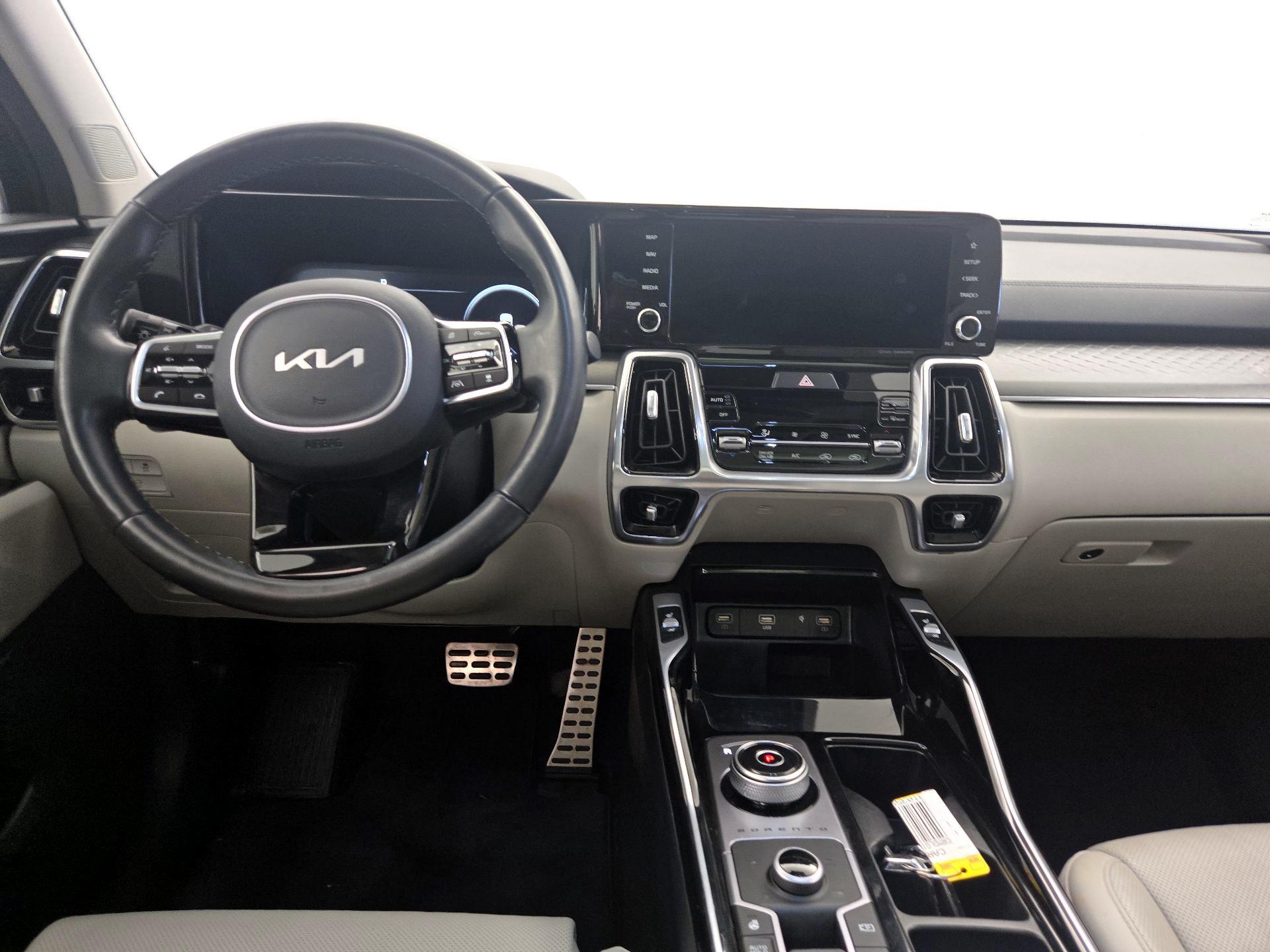 Thumbnail: 2023 Kia Sorento - 9