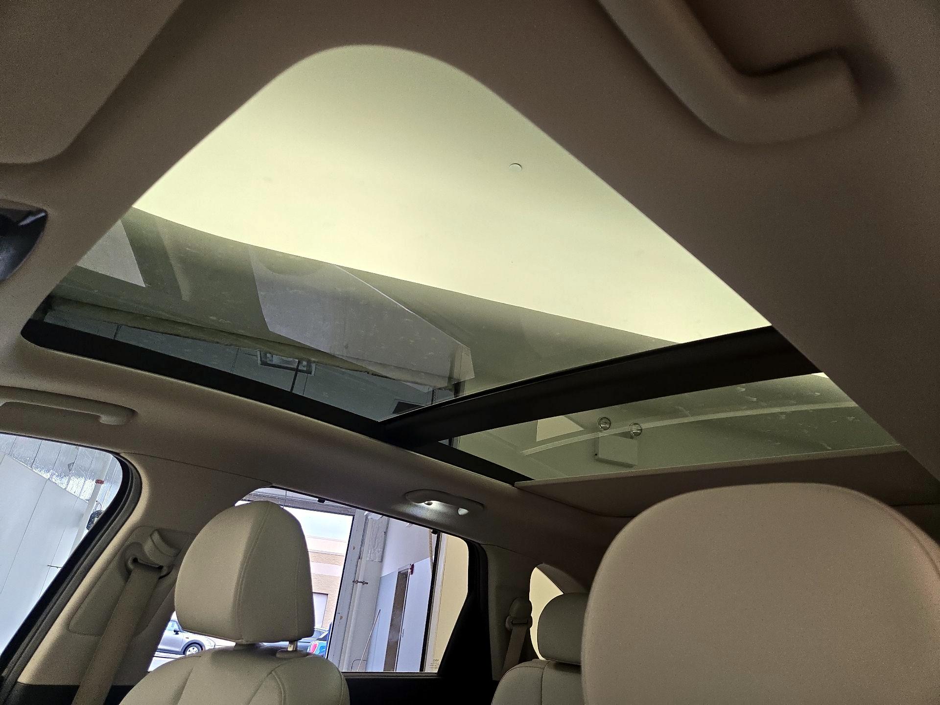 Thumbnail: 2023 Kia Sorento - 20