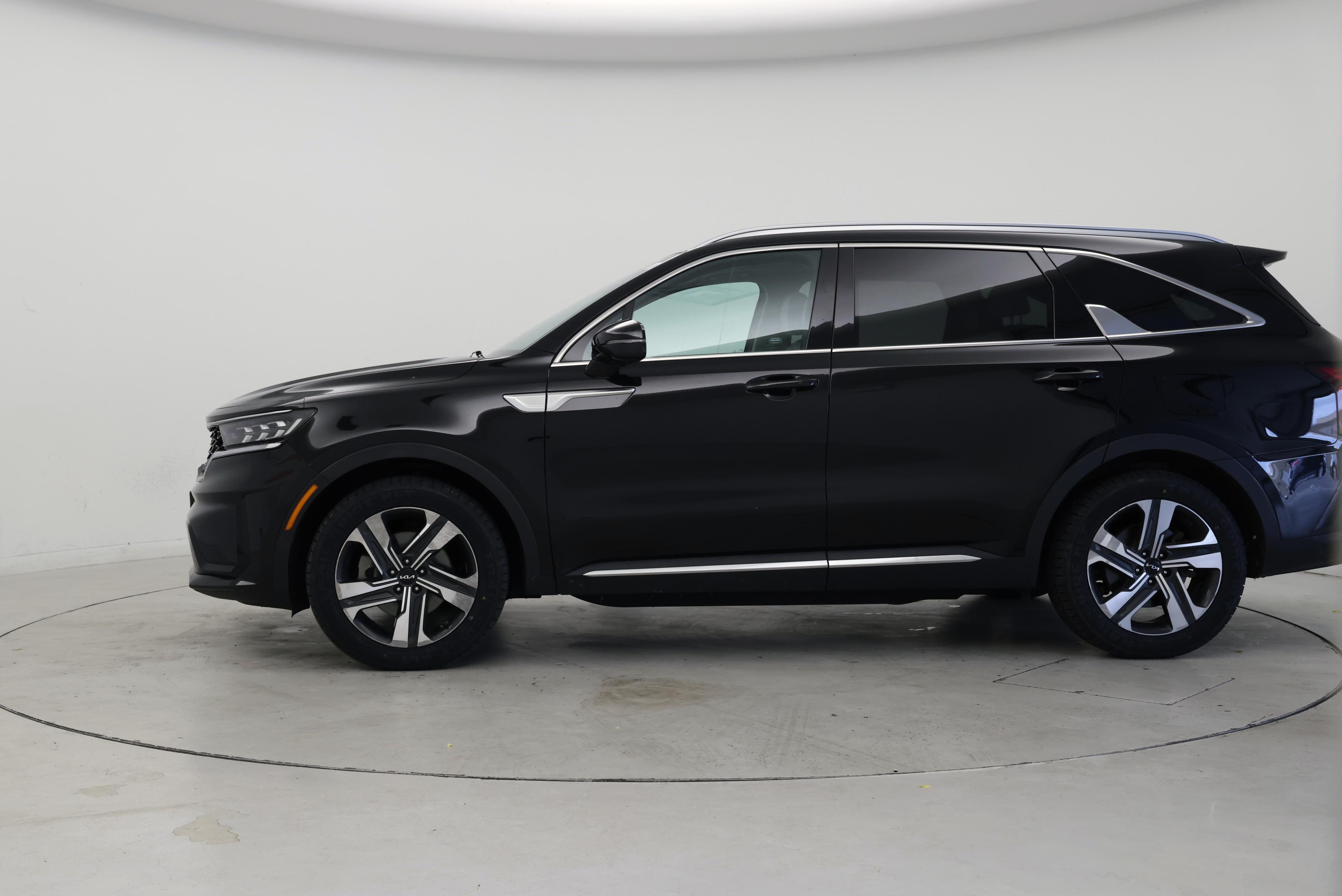 Thumbnail: 2023 Kia Sorento - 3