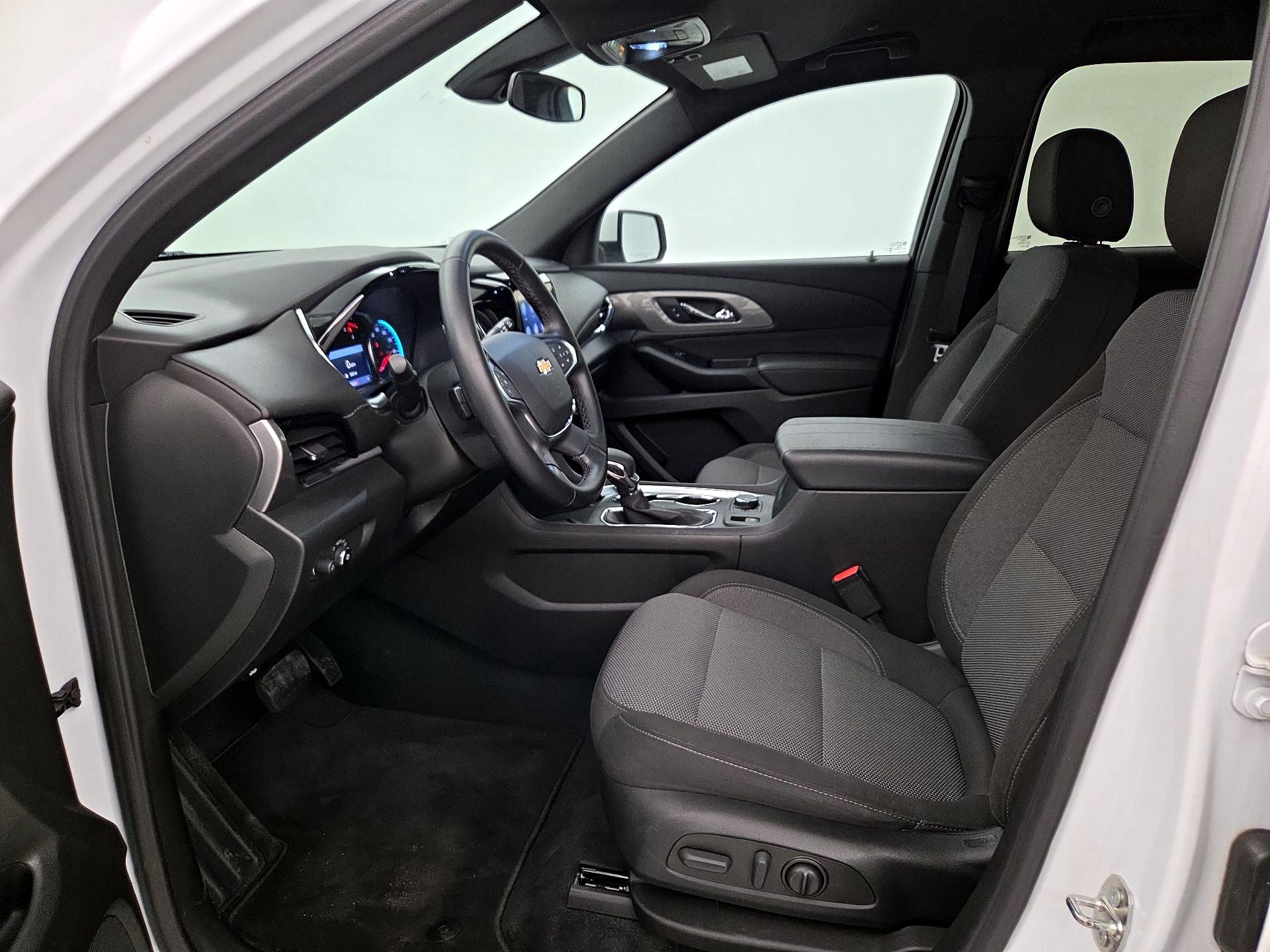 Thumbnail: 2023 Chevrolet Traverse - 11