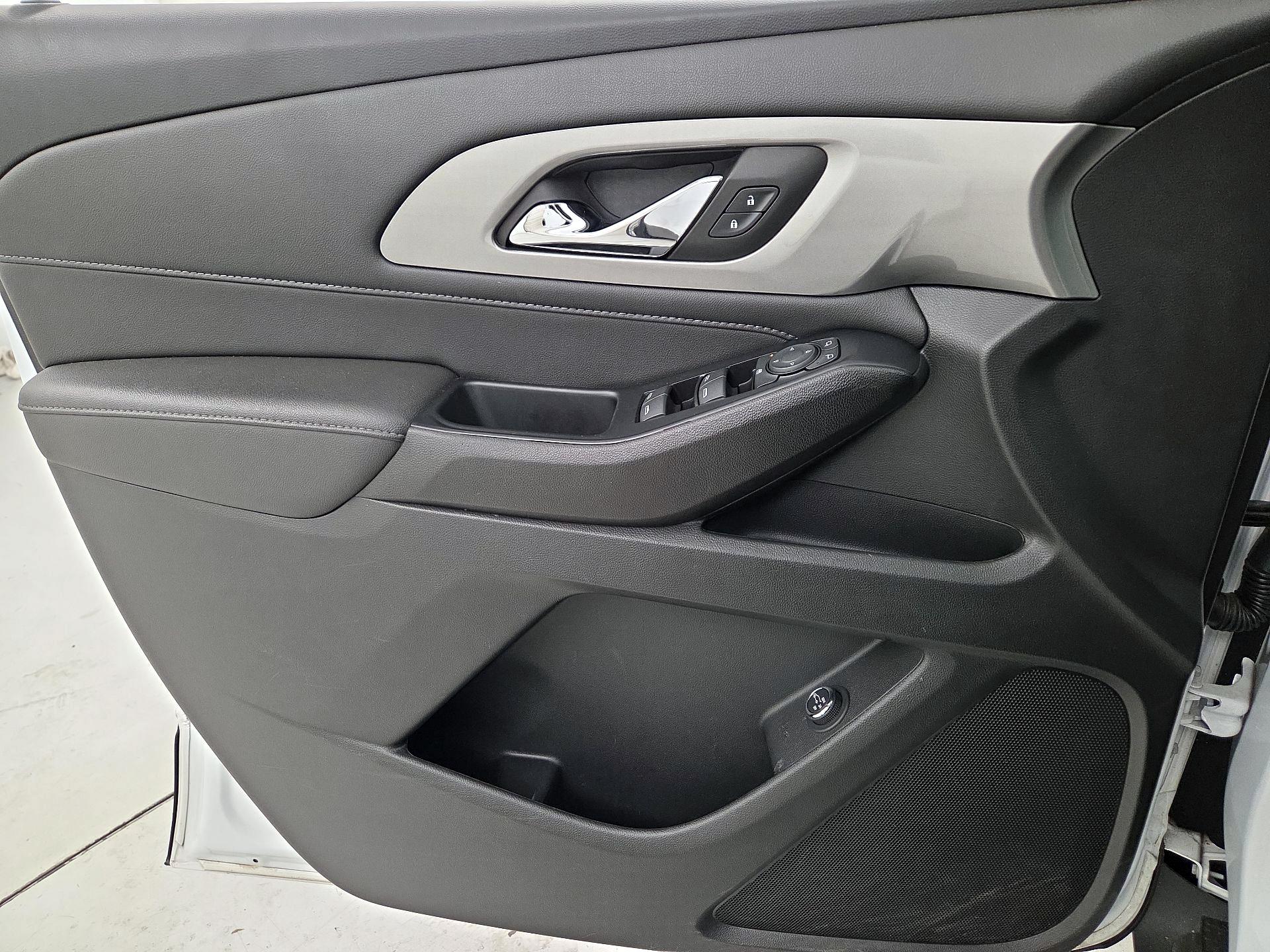 Thumbnail: 2023 Chevrolet Traverse - 12