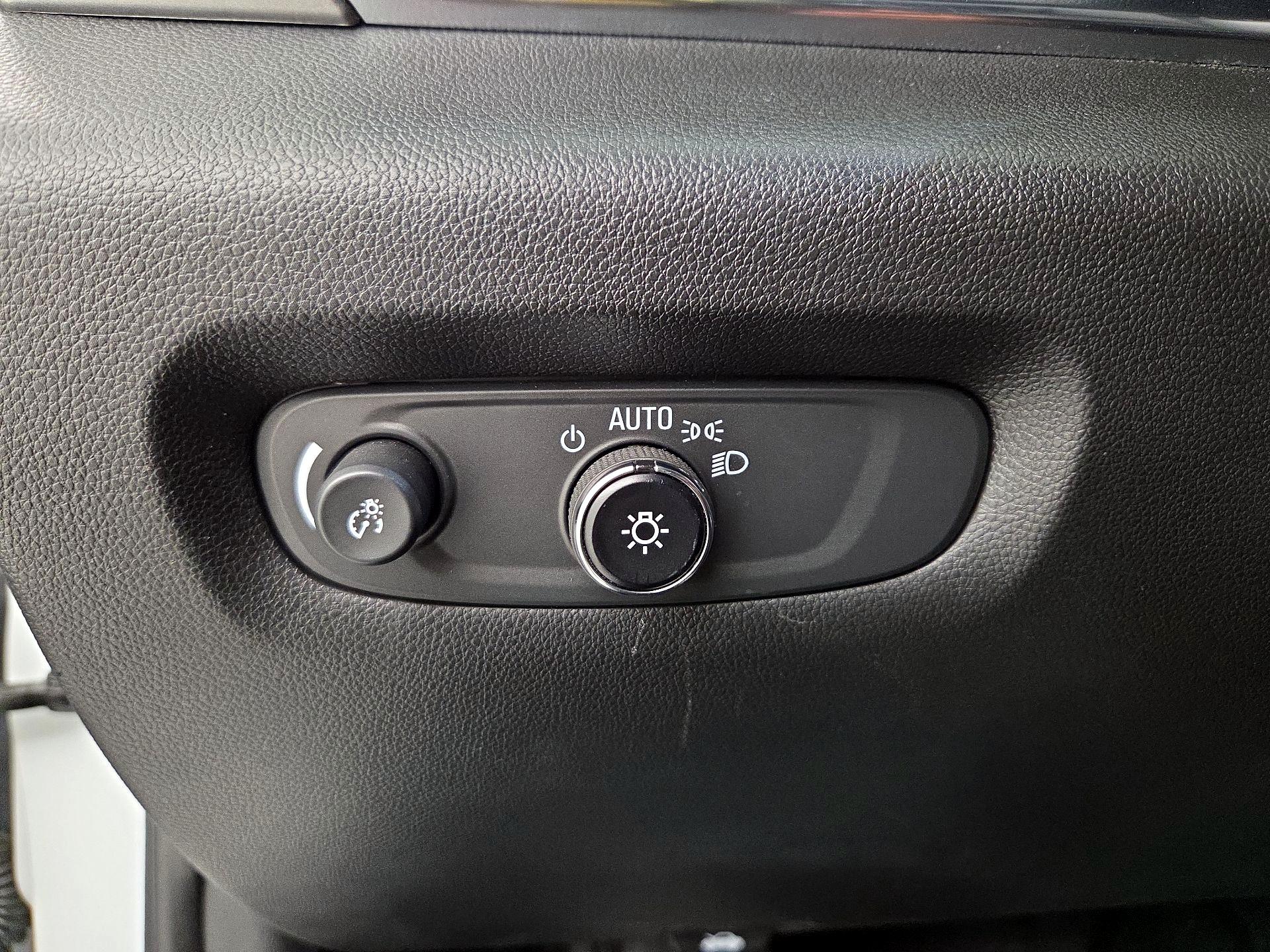 Thumbnail: 2023 Chevrolet Traverse - 13