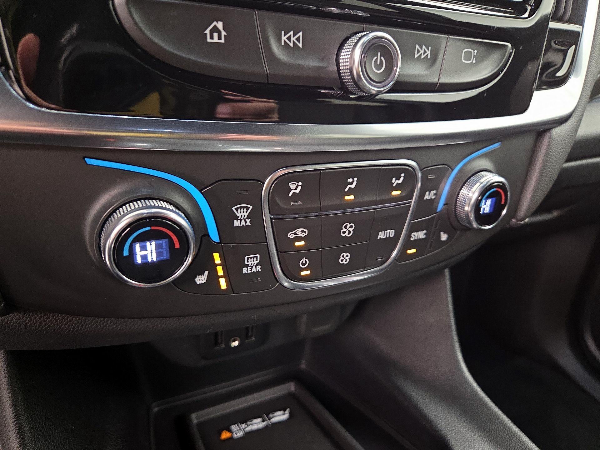 Thumbnail: 2023 Chevrolet Traverse - 16