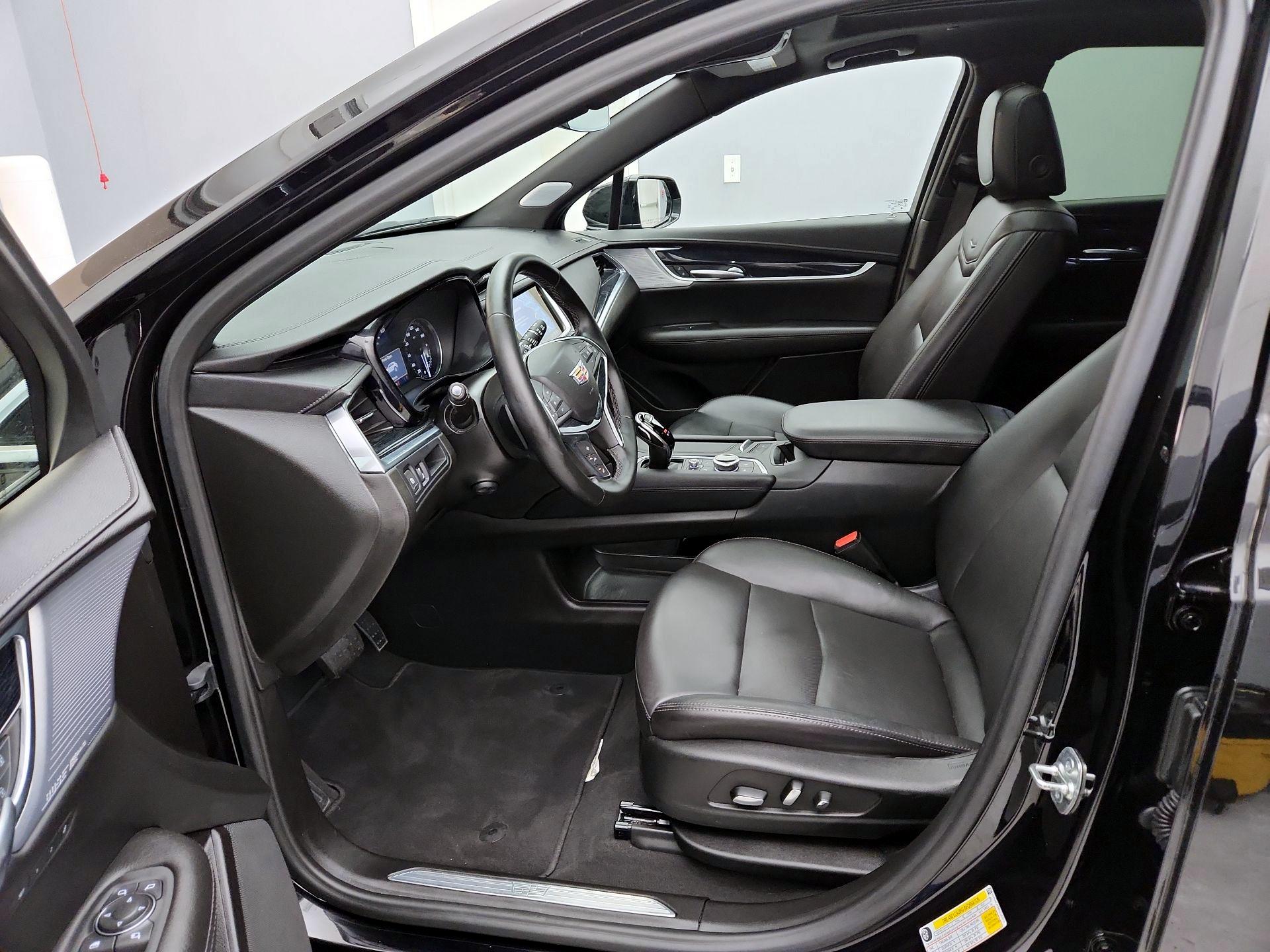 Thumbnail: 2025 Cadillac XT5 - 11