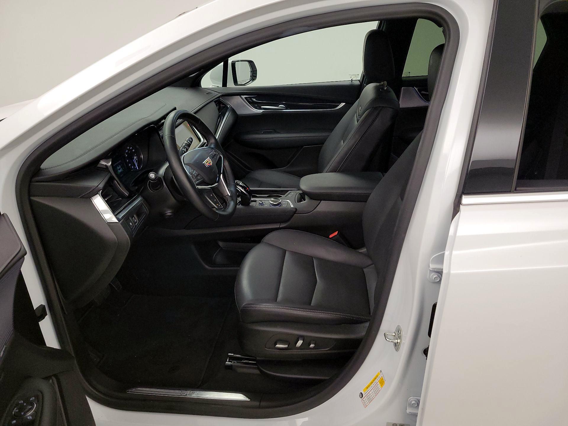 Thumbnail: 2025 Cadillac XT5 - 11